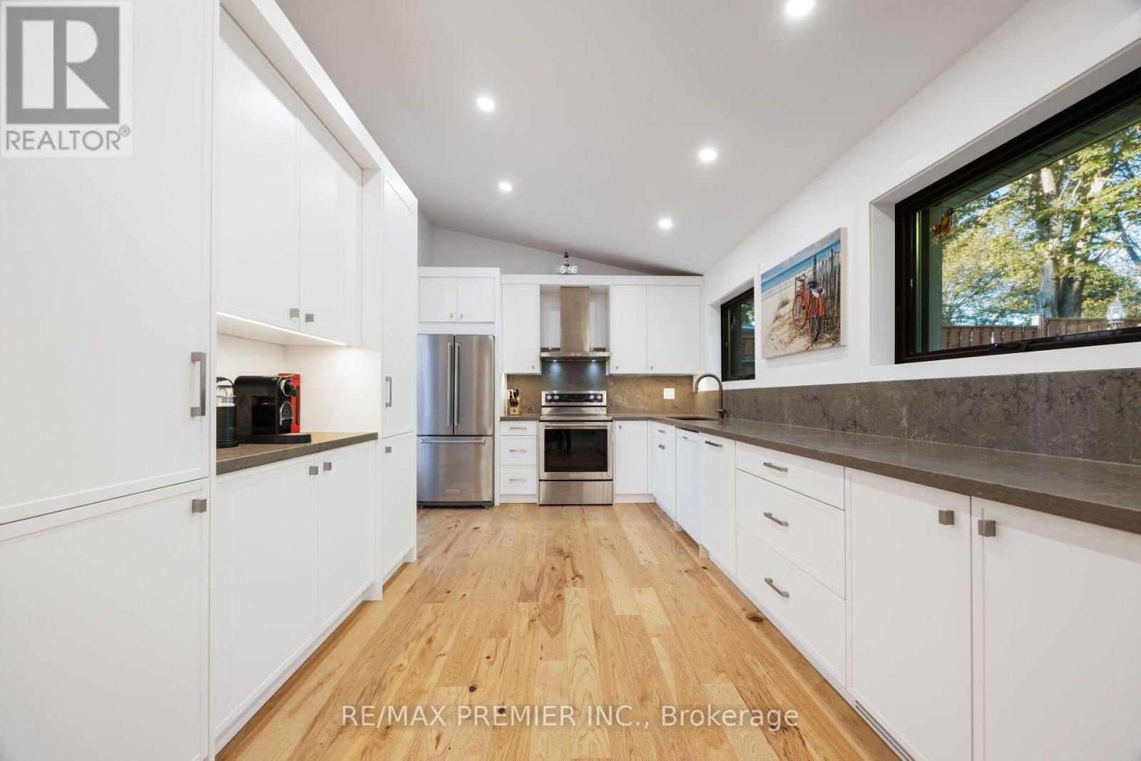 9 Adeline Court, Toronto, Ontario  M9V 3M9 - Photo 17 - W13830498