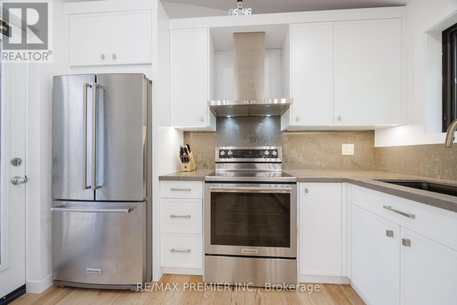 9 Adeline Court, Toronto, Ontario  M9V 3M9 - Photo 20 - W13830498