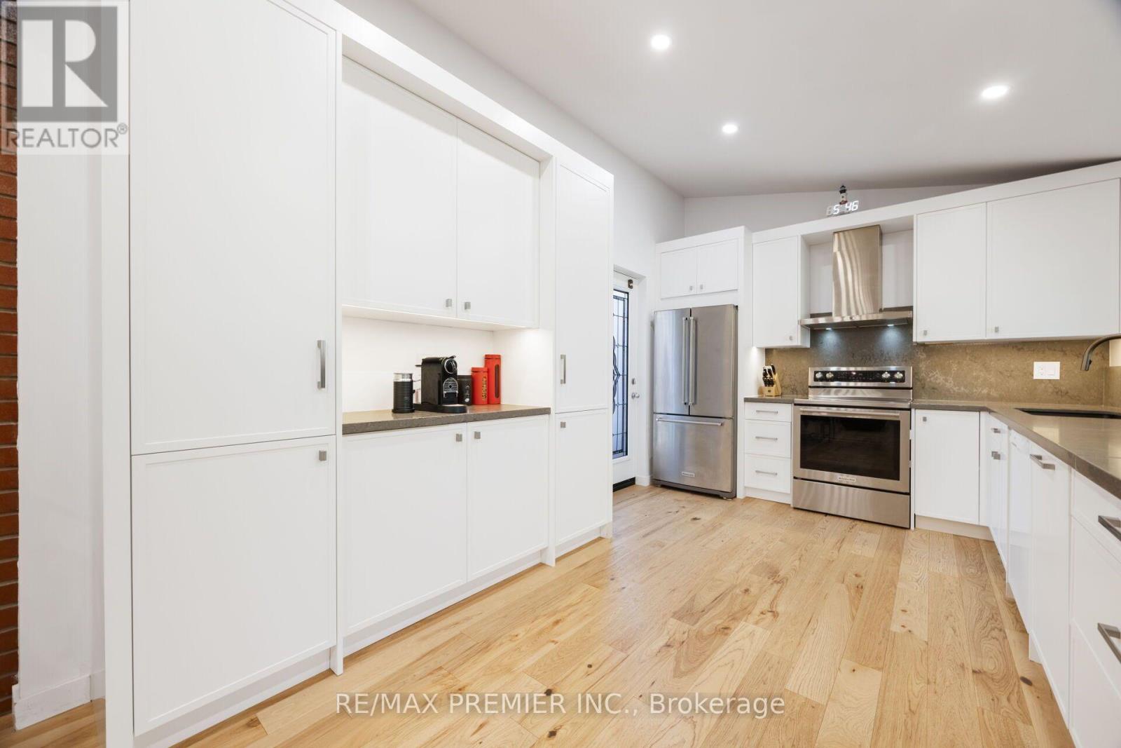 9 Adeline Court, Toronto, Ontario  M9V 3M9 - Photo 22 - W13830498