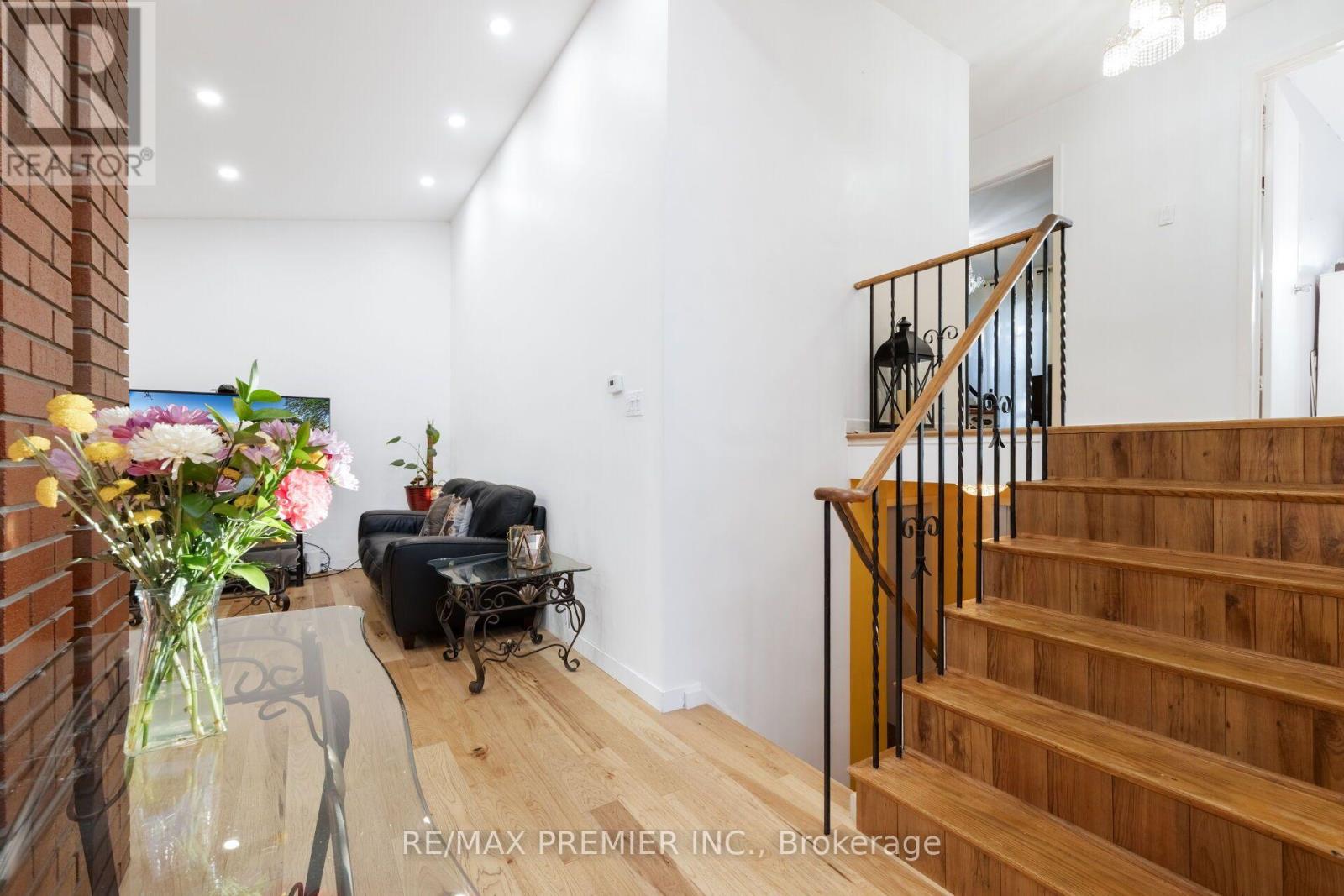 9 Adeline Court, Toronto, Ontario  M9V 3M9 - Photo 24 - W13830498