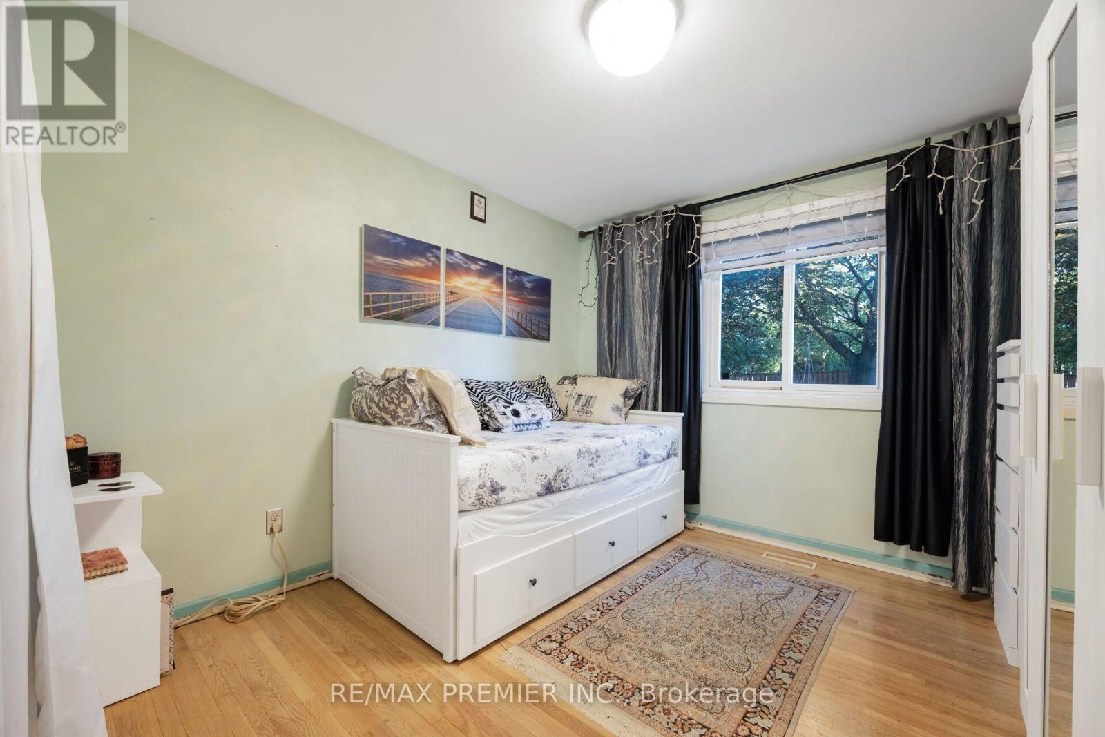 9 Adeline Court, Toronto, Ontario  M9V 3M9 - Photo 29 - W13830498