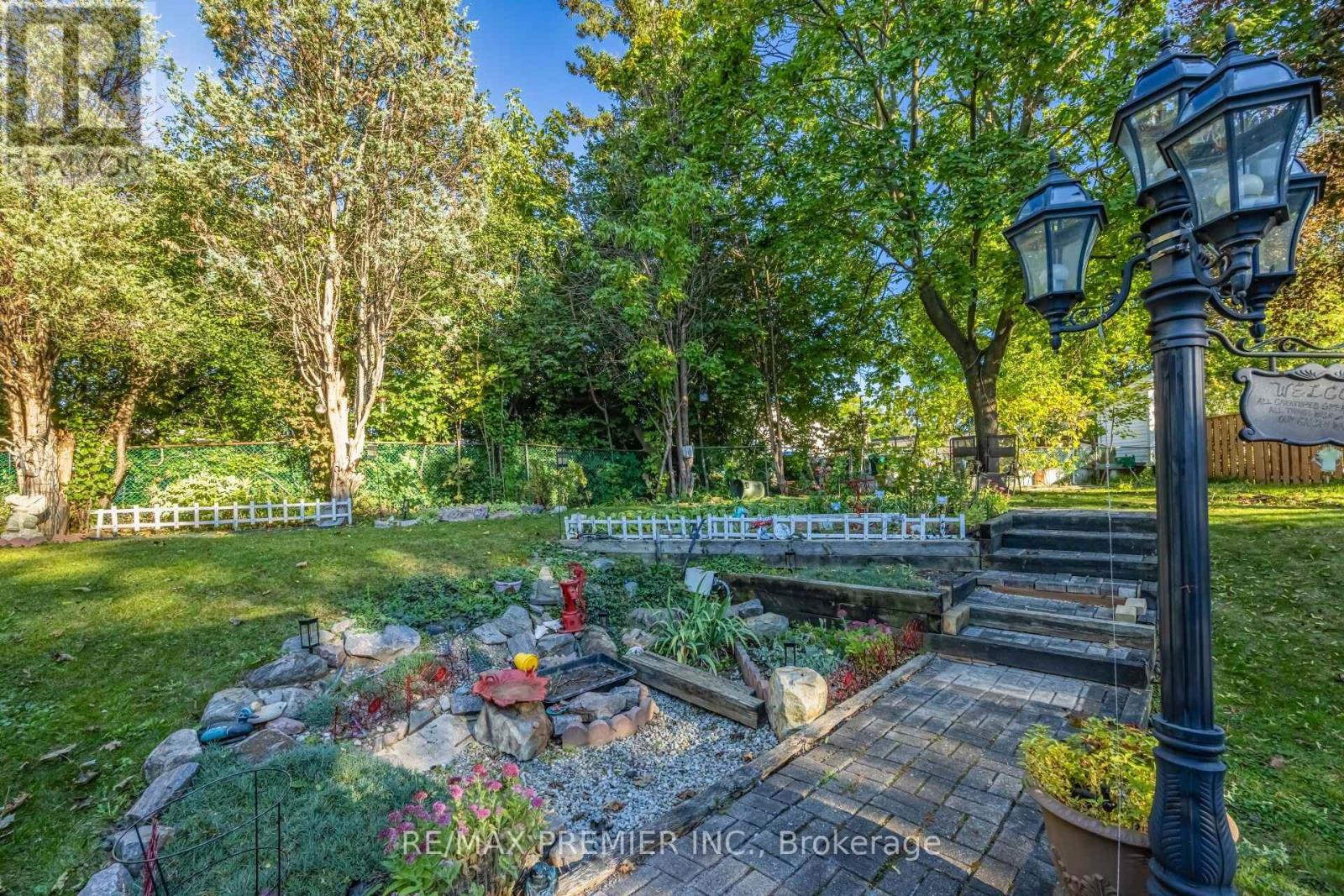 9 Adeline Court, Toronto, Ontario  M9V 3M9 - Photo 40 - W13830498