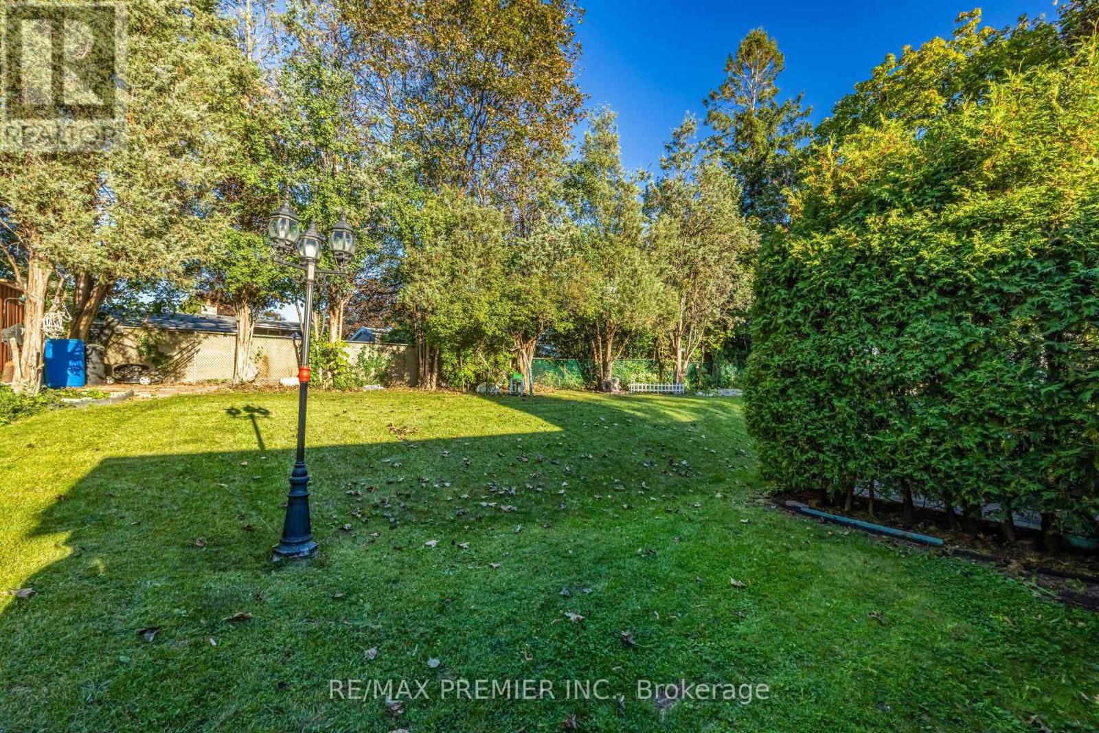 9 Adeline Court, Toronto, Ontario  M9V 3M9 - Photo 44 - W13830498