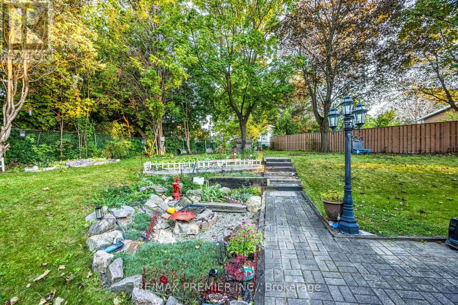 9 Adeline Court, Toronto, Ontario  M9V 3M9 - Photo 49 - W13830498