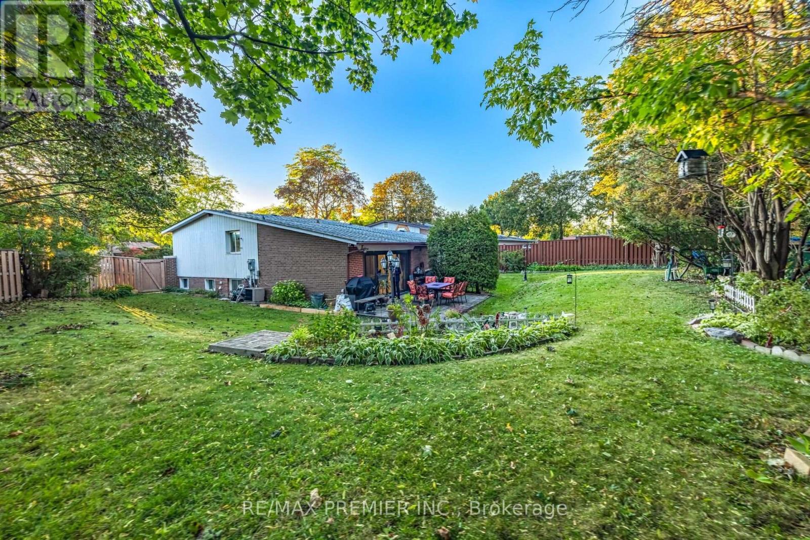 9 Adeline Court, Toronto, Ontario  M9V 3M9 - Photo 50 - W13830498