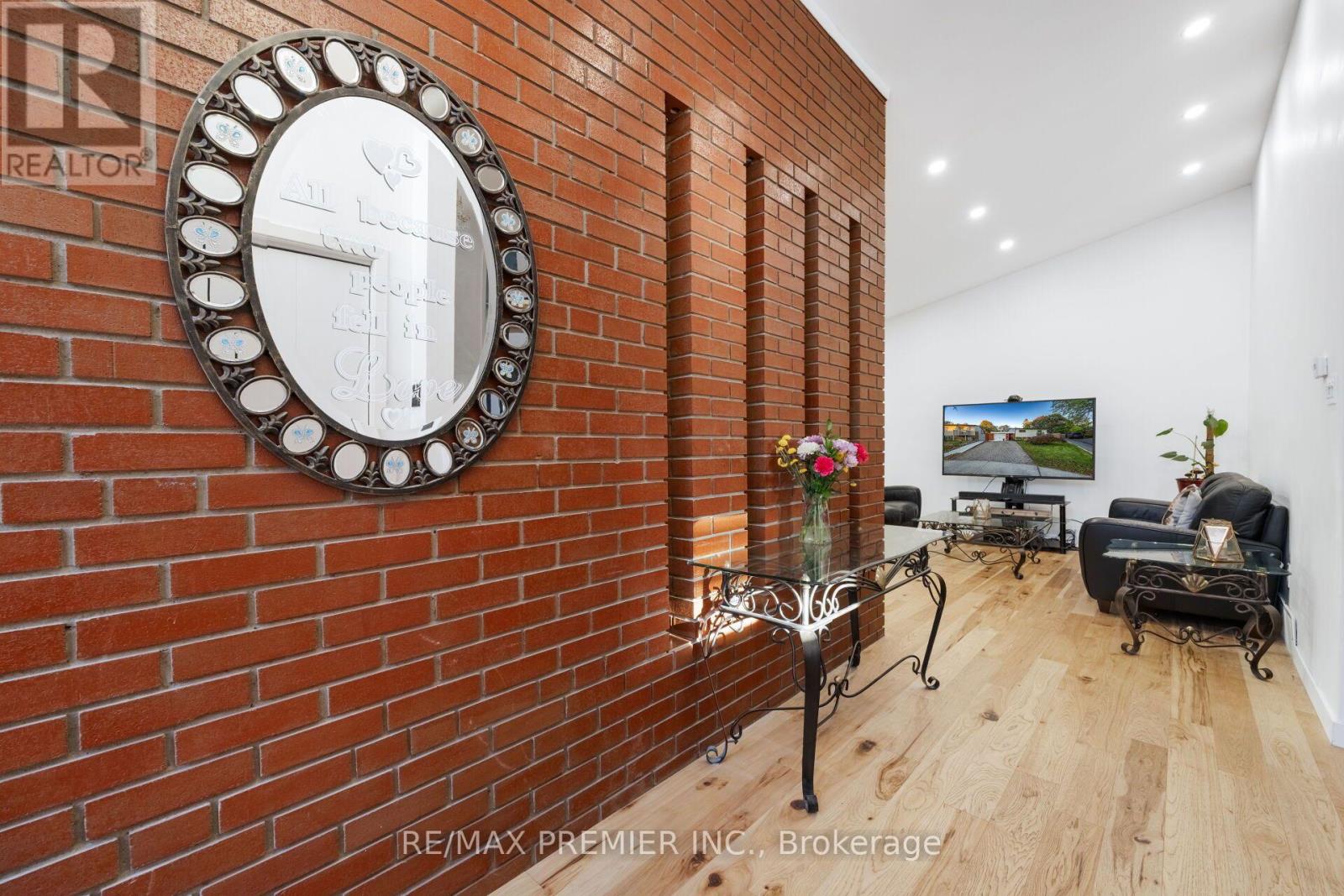 9 Adeline Court, Toronto, Ontario  M9V 3M9 - Photo 6 - W13830498