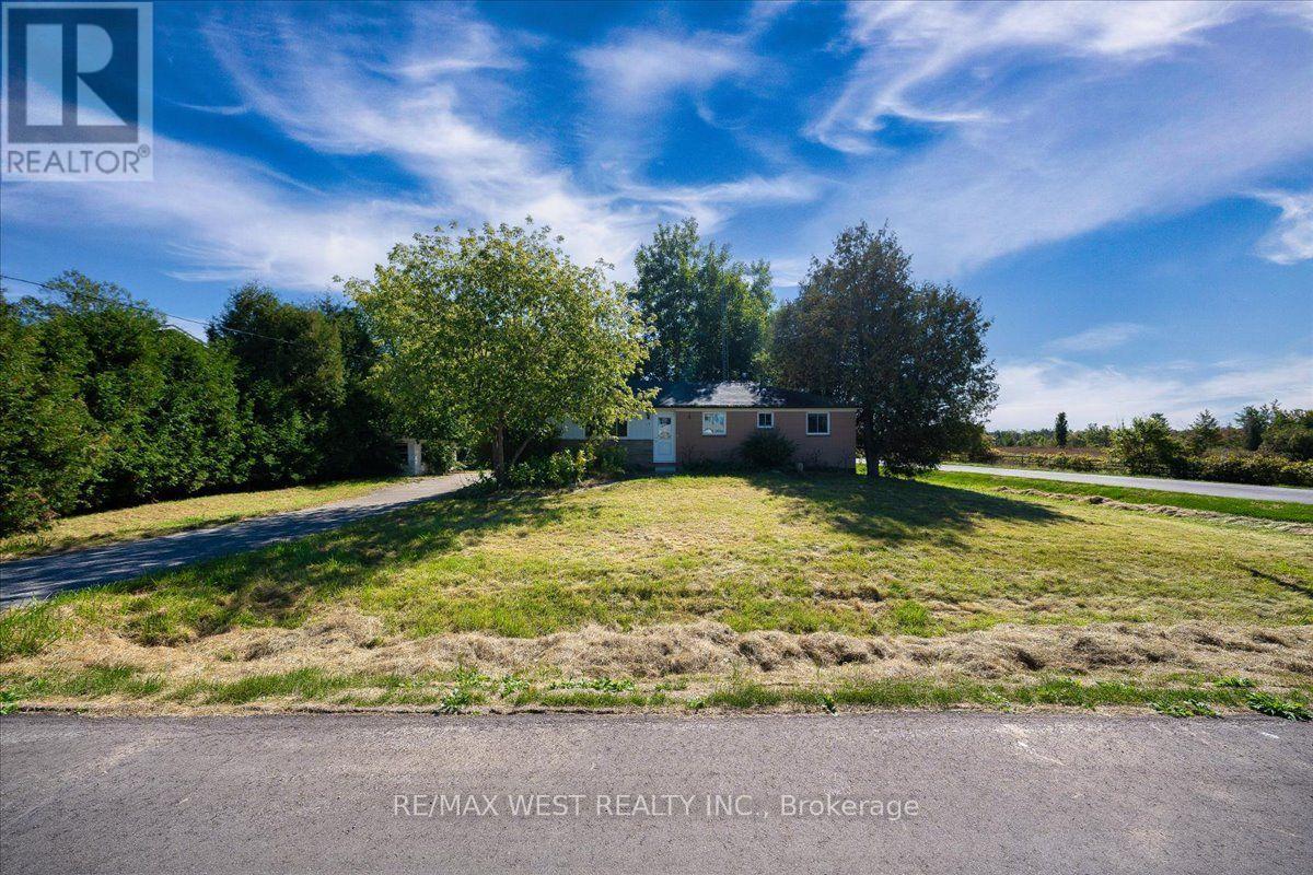 17 Heather Street, Caledon, Ontario  L7K 0B1 - Photo 3 - W13830506