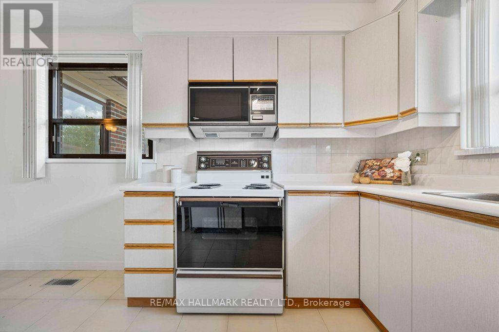 12 Tammy Lane, Toronto, Ontario  M9V 3W3 - Photo 23 - W13830544