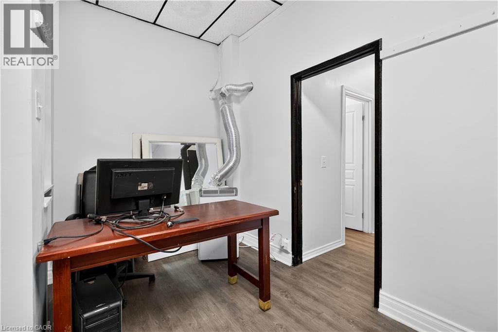 689 E Barton Street E, Hamilton, Ontario  L8L 3A5 - Photo 12 - 40866718