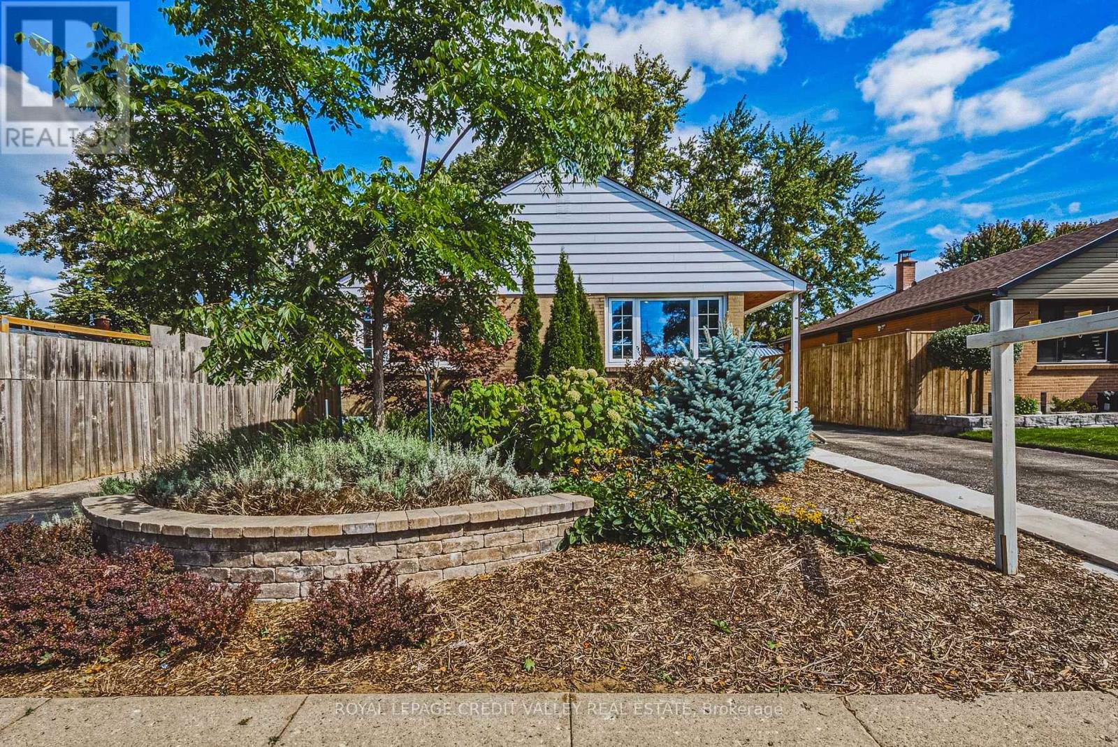 12 Stevenson Avenue, London East, Ontario  N5W 1Y3 - Photo 2 - X13830536