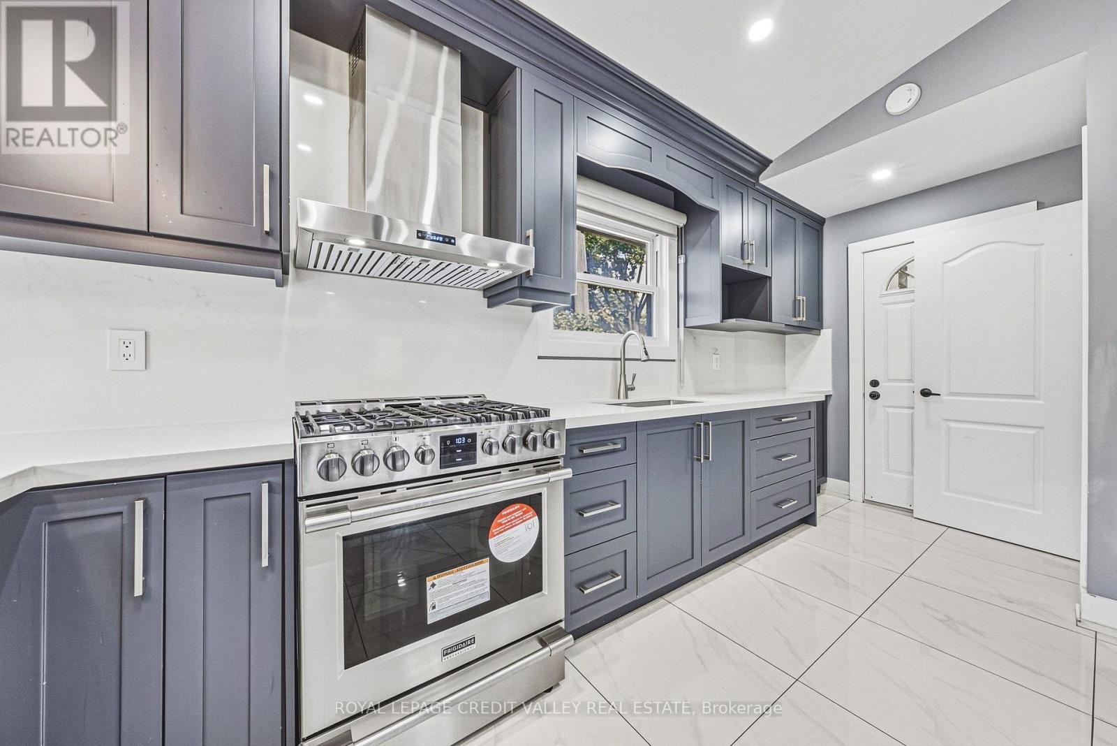 12 Stevenson Avenue, London East, Ontario  N5W 1Y3 - Photo 8 - X13830536