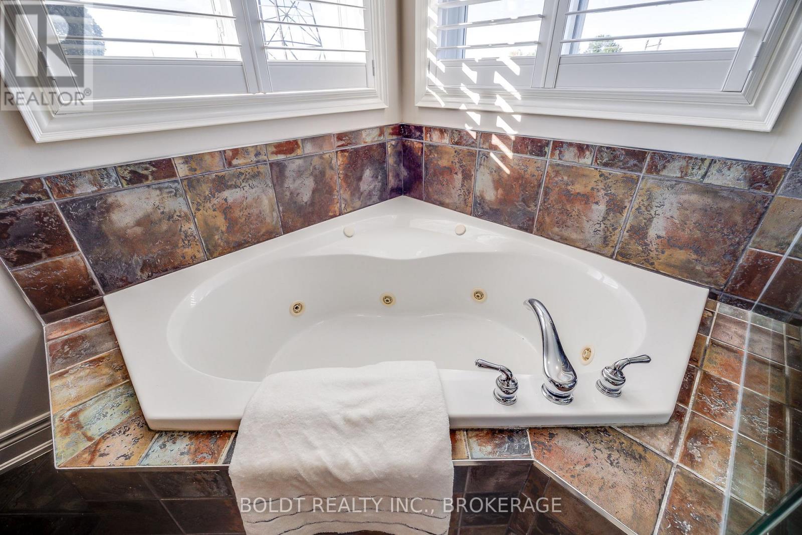 26 Matthews Court, St. Catharines, Ontario  L2S 4C4 - Photo 21 - X13821938