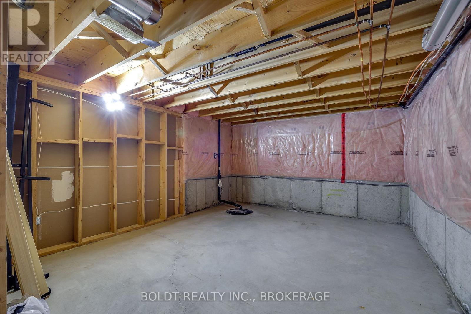 26 Matthews Court, St. Catharines, Ontario  L2S 4C4 - Photo 35 - X13821938