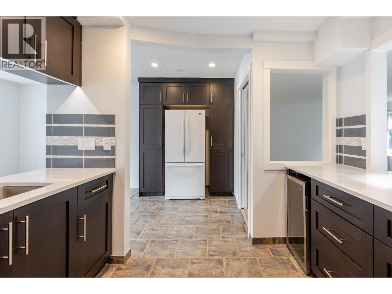 53 1140 Falcon Drive, Coquitlam, British Columbia  V3E 2J9 - Photo 8 - R3169691