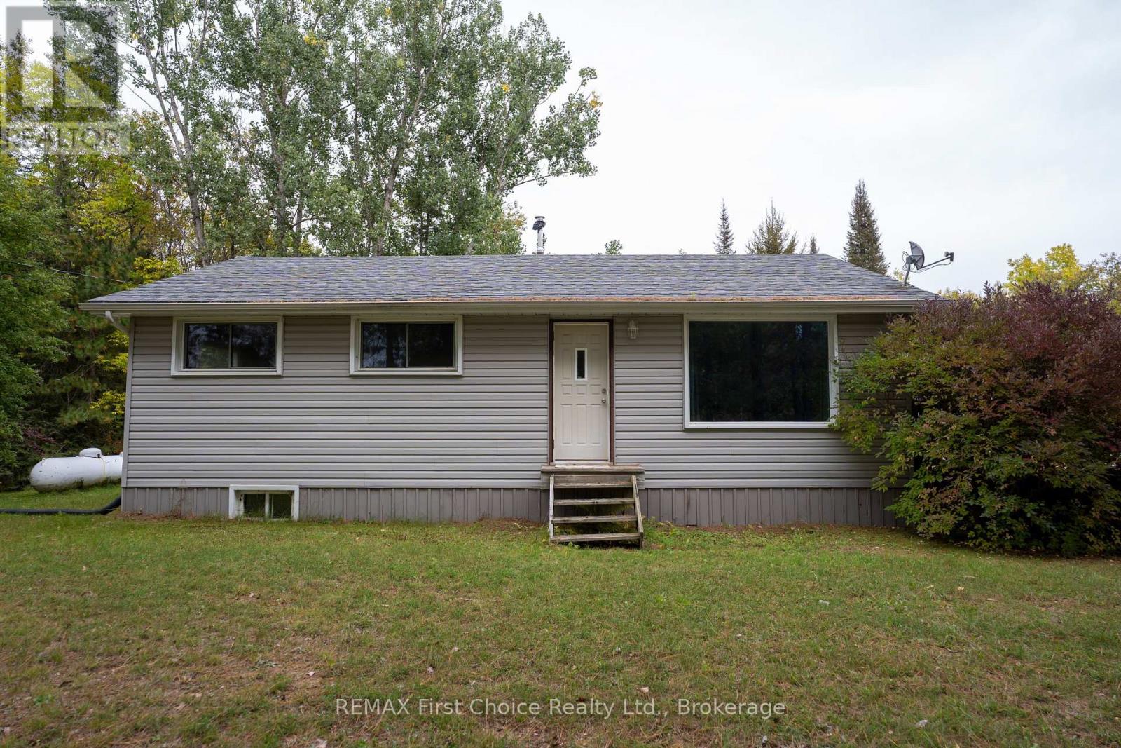 6590 Townline Road, Thunder Bay, Ontario  P7G 1W3 - Photo 1 - X13830596