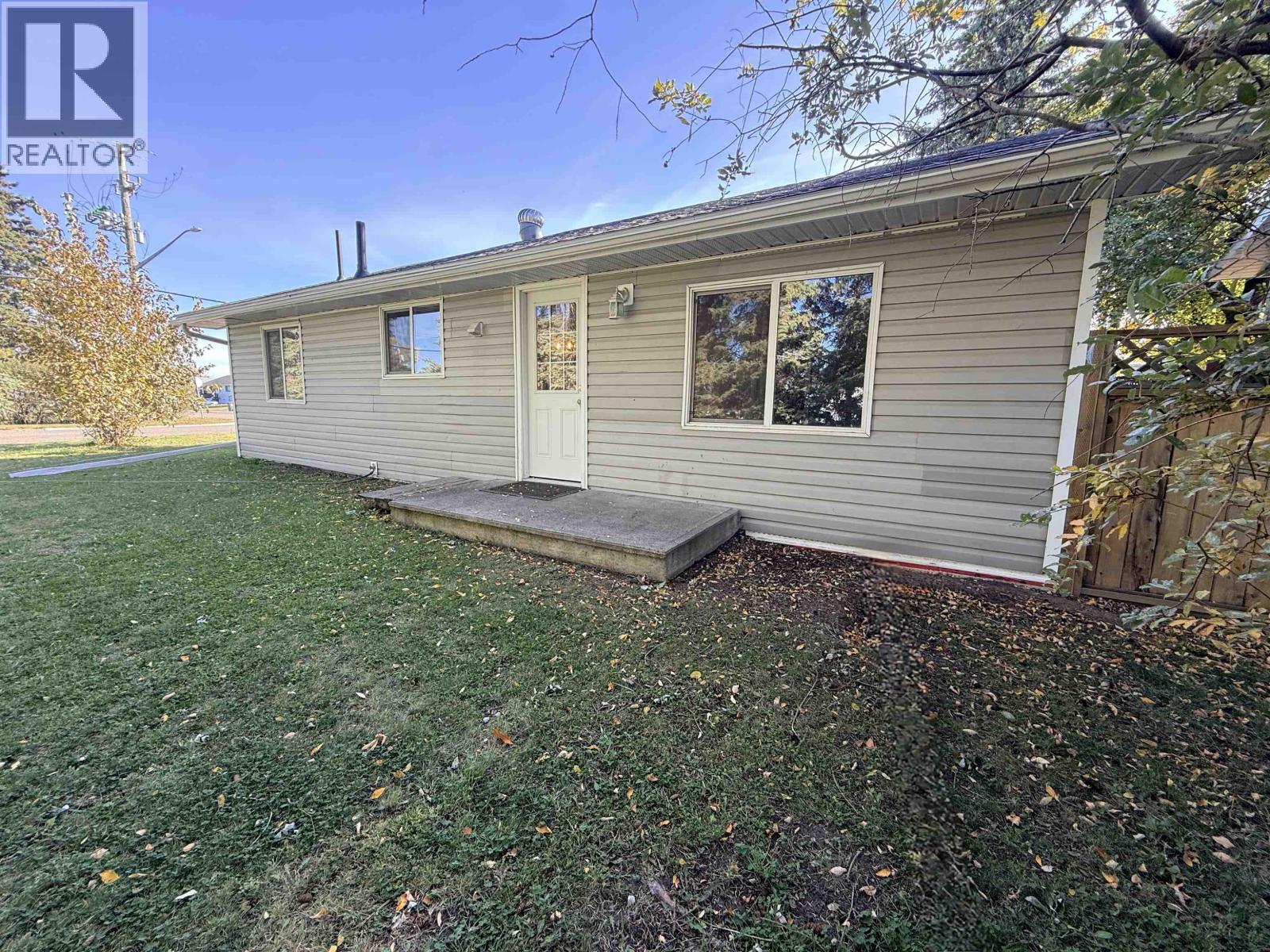 9203 104 Avenue, Fort St. John, British Columbia  V1J 2J6 - Photo 2 - R3169745