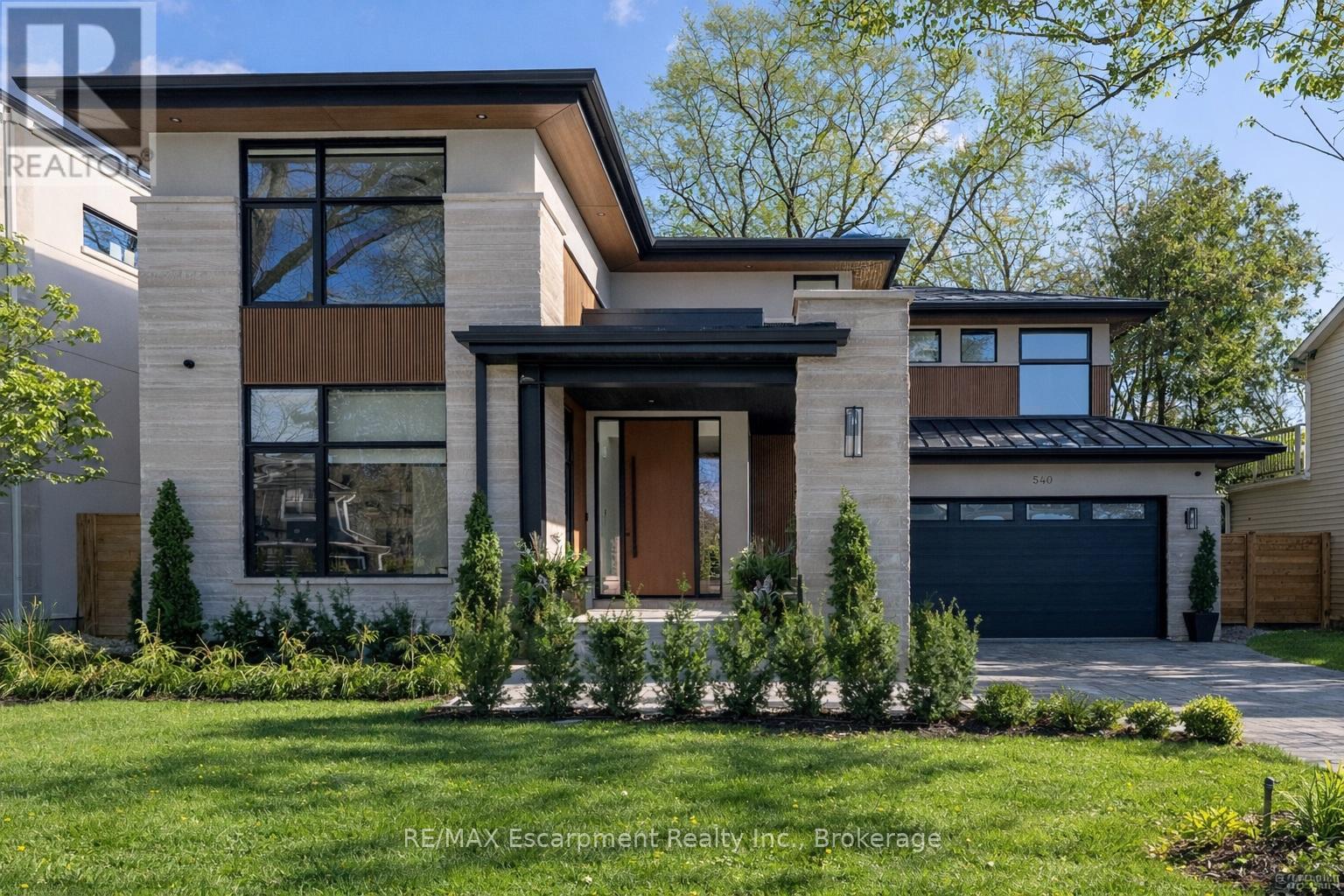540 Patricia Drive, Oakville, Ontario  L6K 1M2 - Photo 1 - W13830724