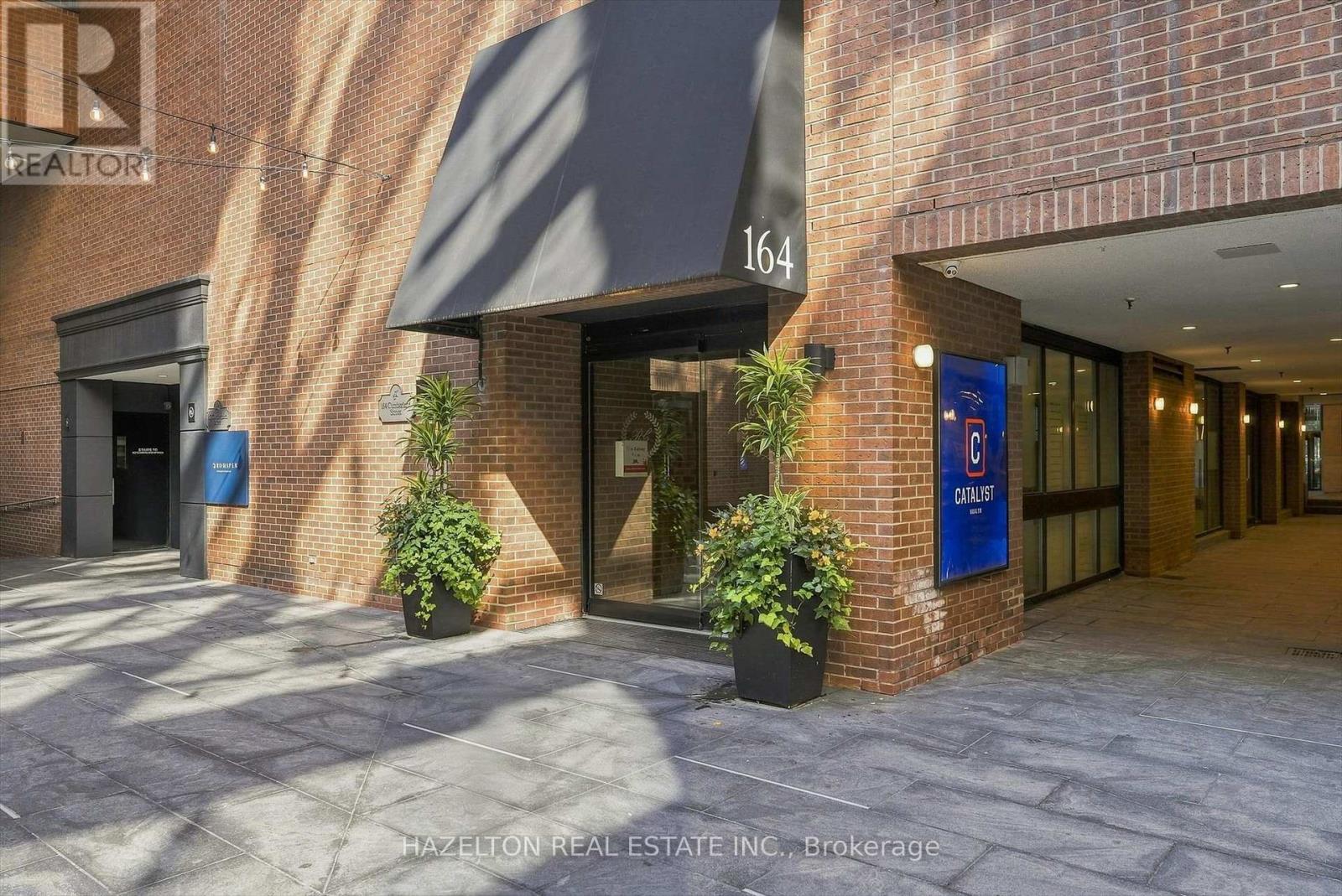608 - 164 Cumberland Street, Toronto, Ontario  M5R 1A8 - Photo 2 - C13757054