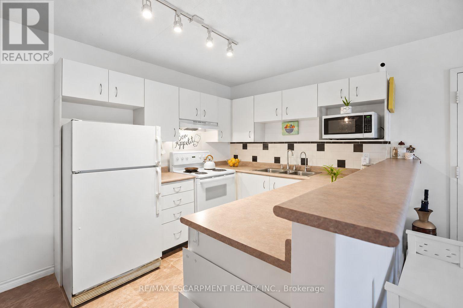 310 - 4025 Kilmer Drive, Burlington, Ontario  L7M 4M5 - Photo 10 - W13825068