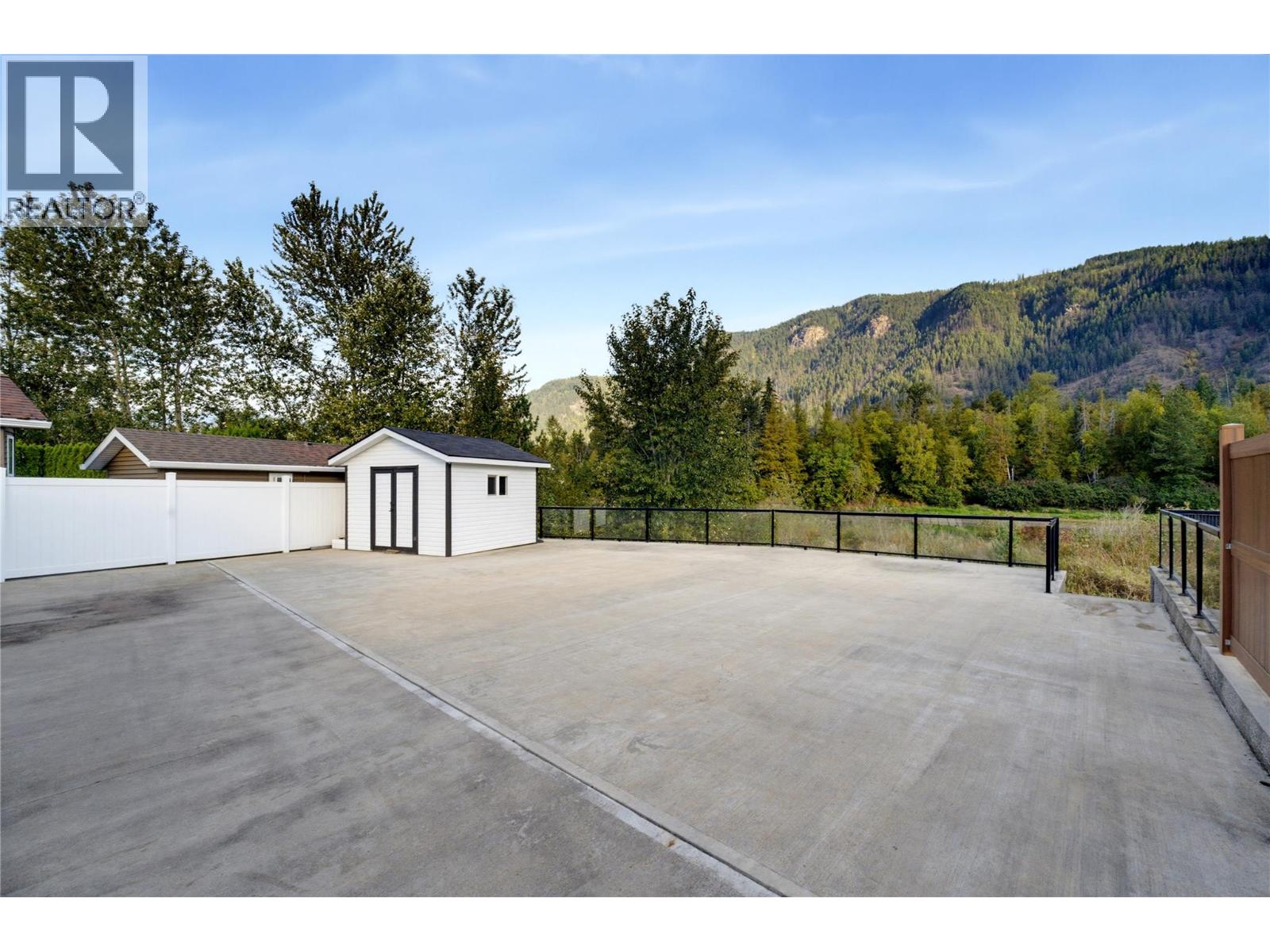 1383 Silver Sands Road Unit# 68, Sicamous, British Columbia  V0E 2V4 - Photo 38 - 10401388