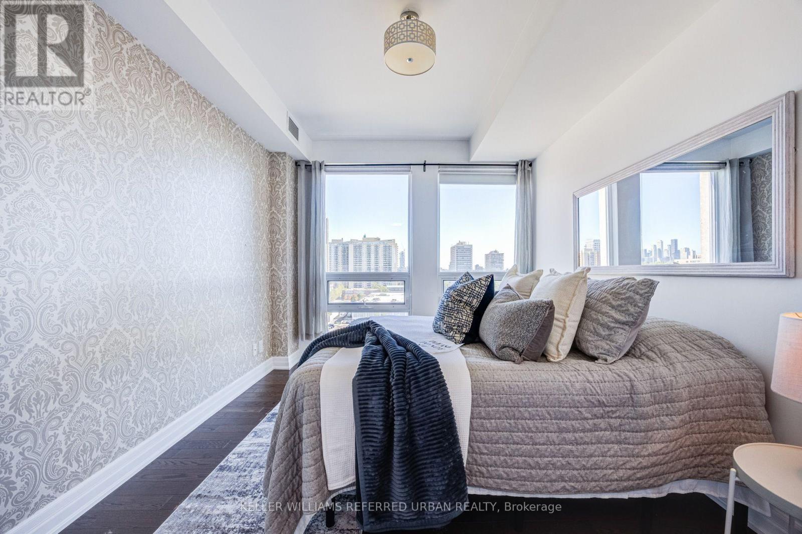 1006 - 500 St Clair Avenue W, Toronto, Ontario  M6C 1A8 - Photo 5 - C13830610
