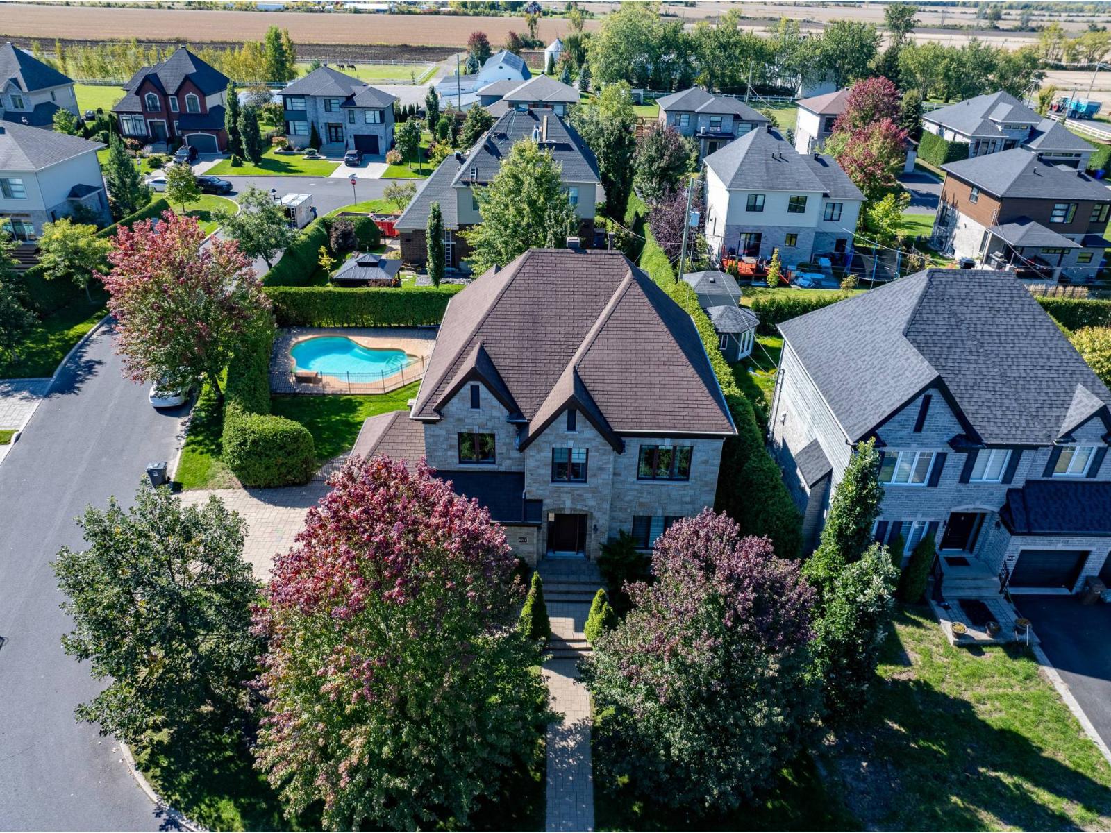 3017 Rue des Coprins Saint-Bruno-de-Montarville Quebec Canada J3V0C8
