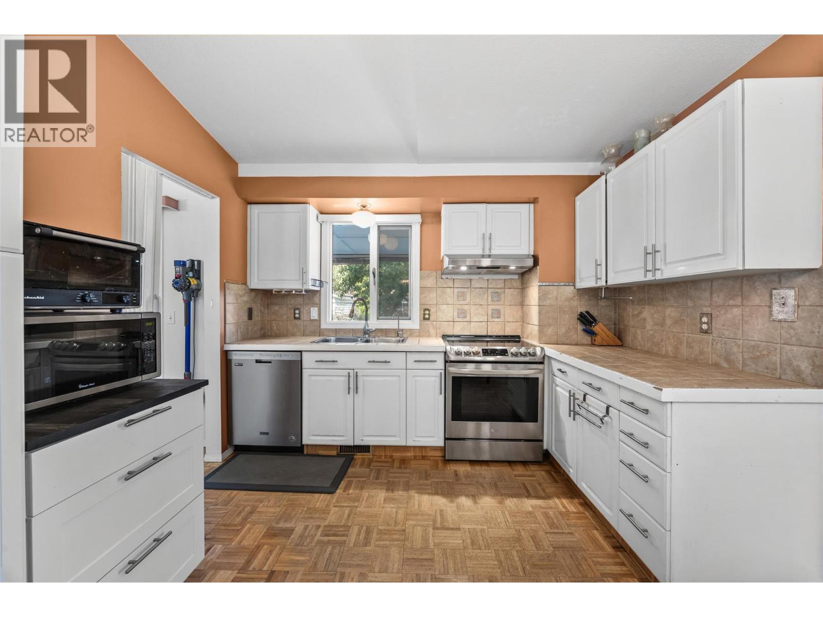 632 Southwind Drive, Kelowna, British Columbia V1W 3G1 - Photo 12 - 10401449
