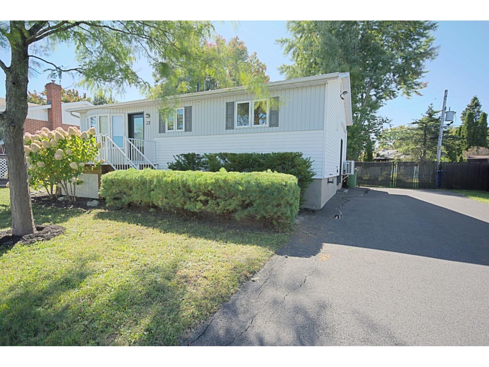 28 Av. du Mont-Bruno Saint-Basile-le-Grand Quebec Canada J3N1B1 2