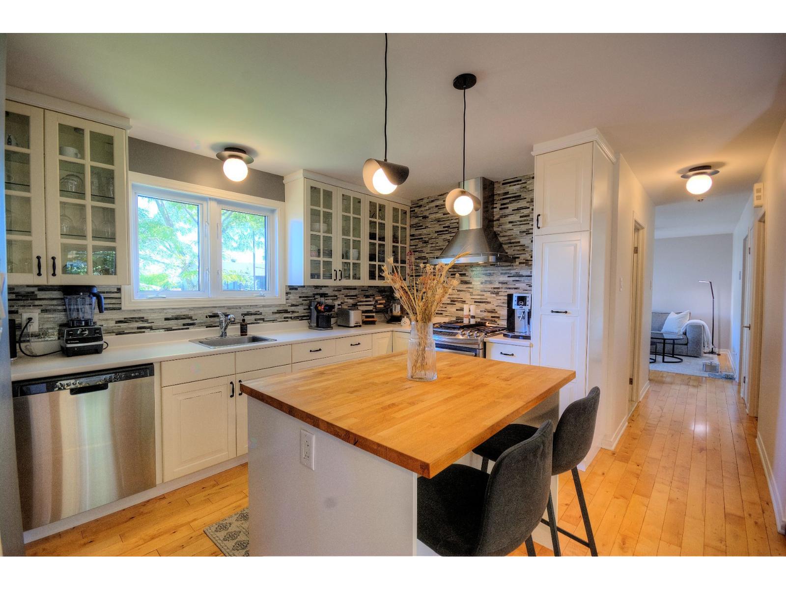 28 Av. du Mont-Bruno Saint-Basile-le-Grand Quebec Canada J3N1B1 5