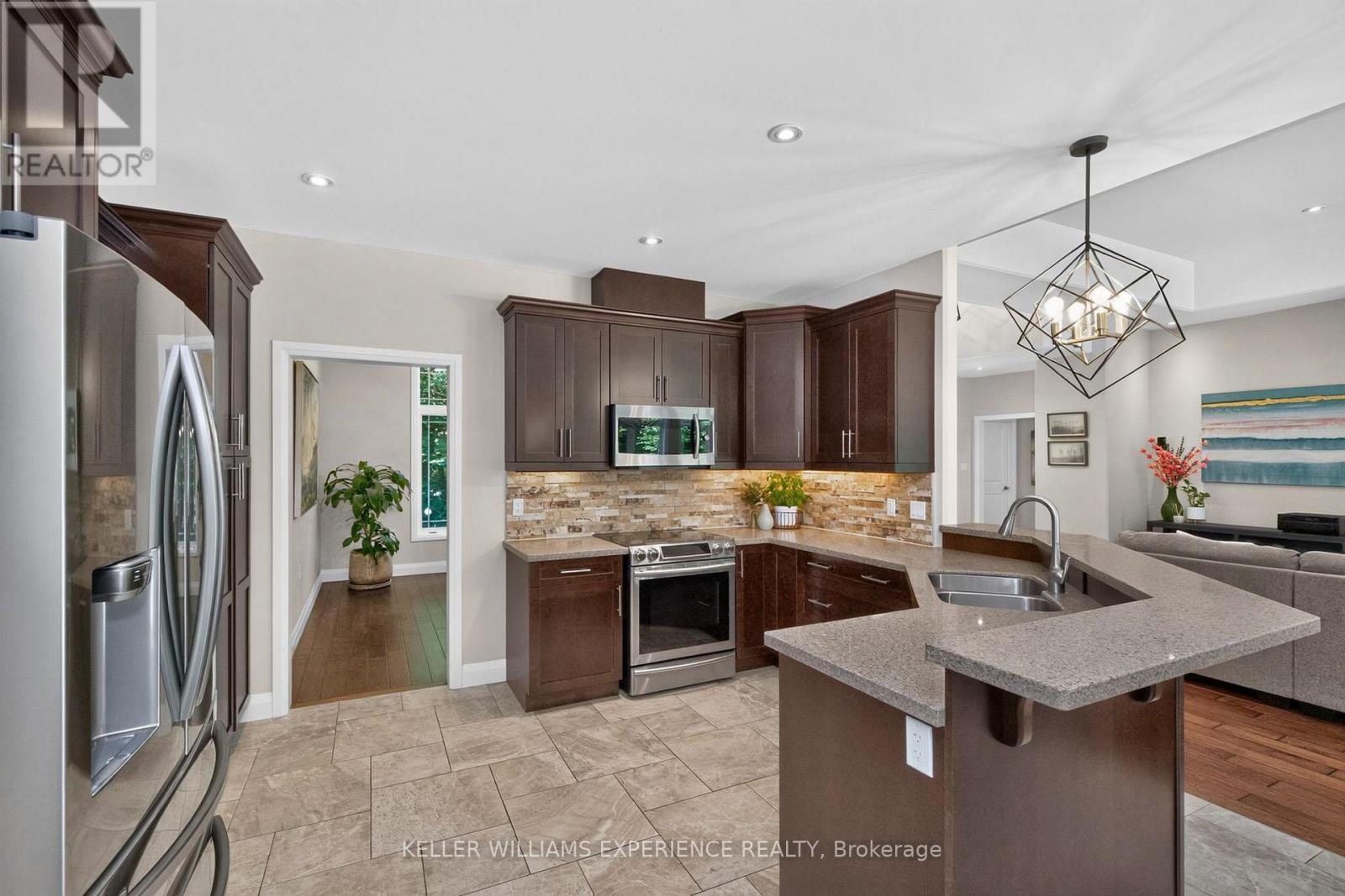5 Loftus Road, Springwater, Ontario  L0L 2K0 - Photo 12 - S13830708