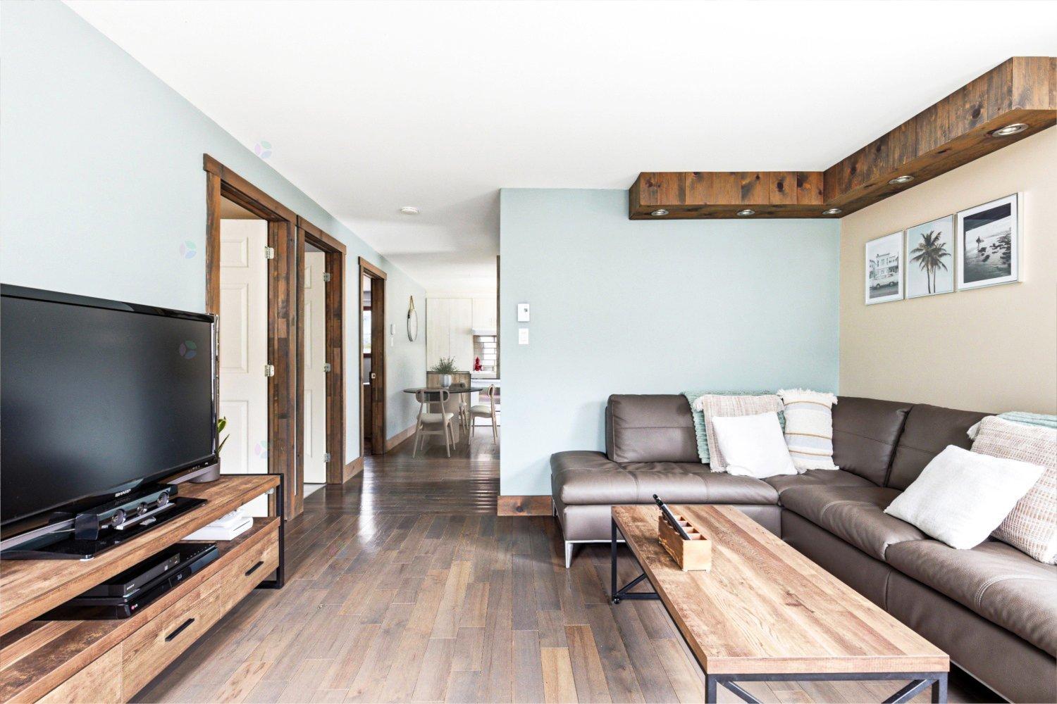 4376 Av. Ted Rawdon Quebec Canada J0K1S0 5