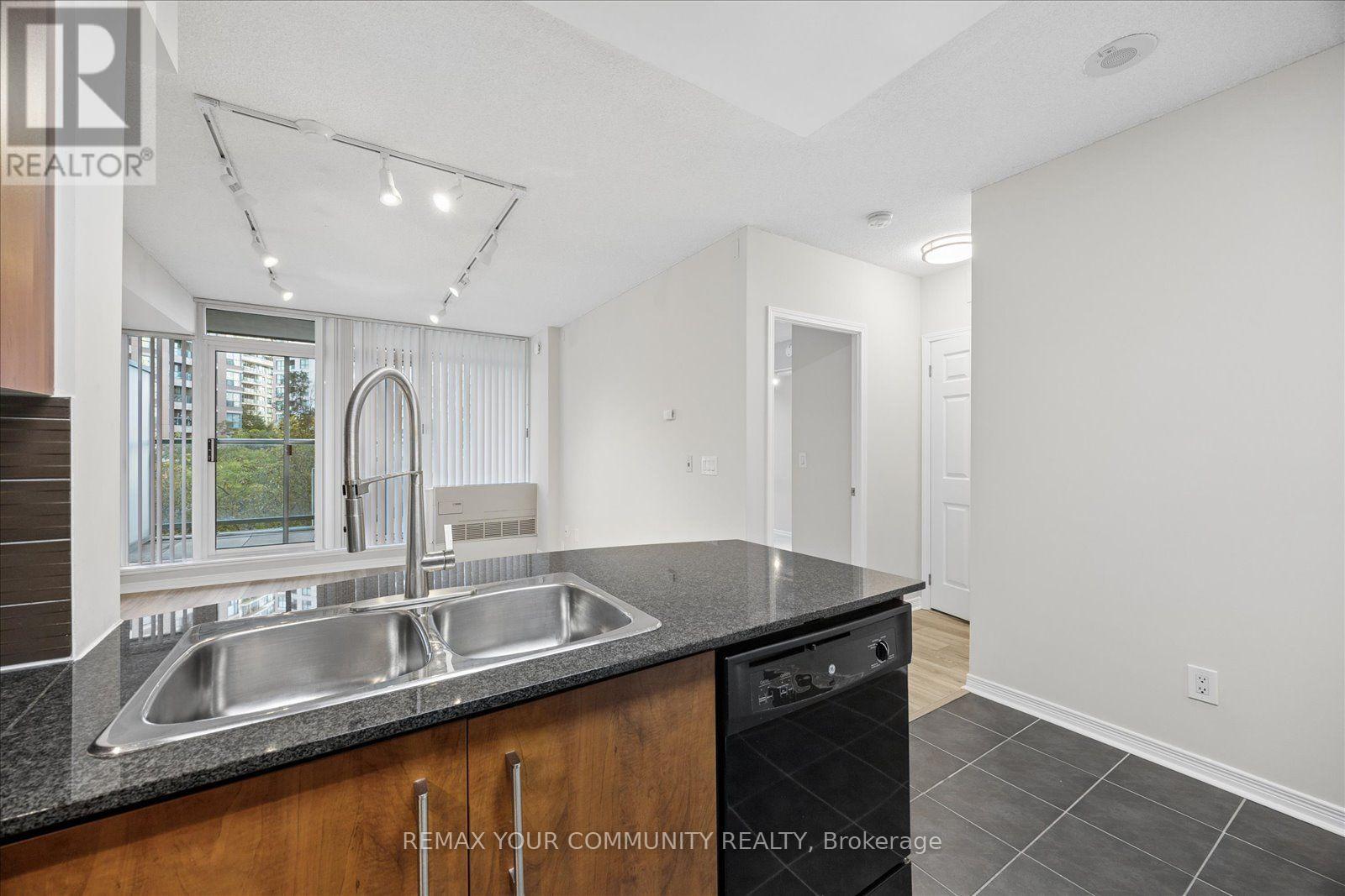 209 - 5500 Yonge Street, Toronto, Ontario  M2N 7L1 - Photo 11 - C13738976