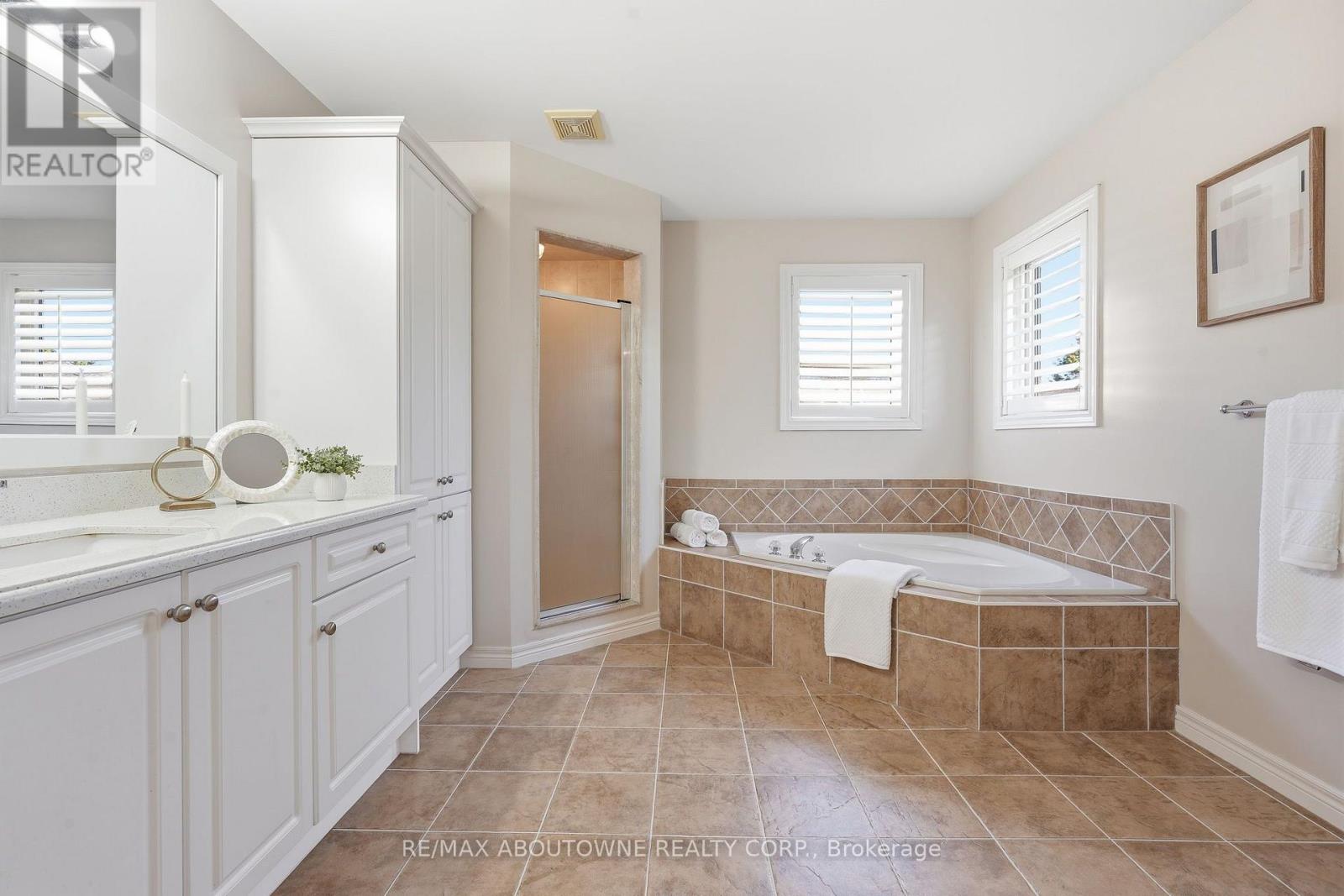 2381 Grand Oak Trail, Oakville, Ontario  L6M 4V4 - Photo 23 - W13830648