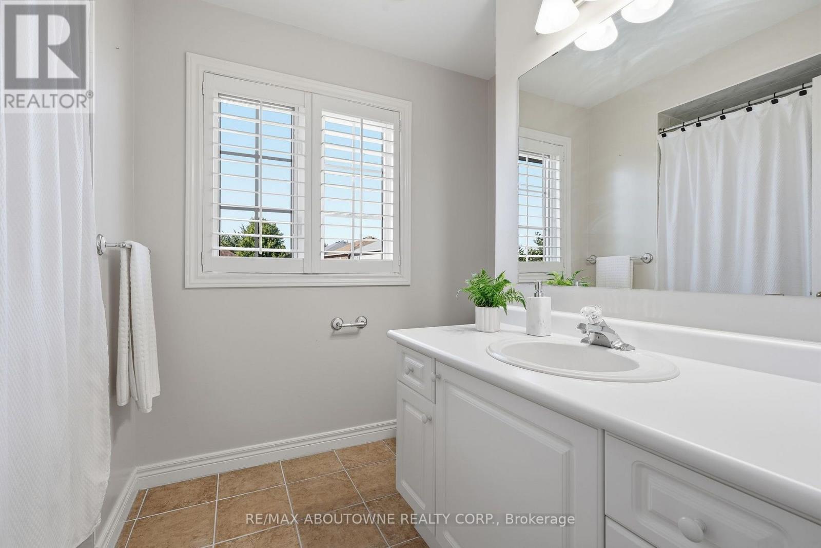 2381 Grand Oak Trail, Oakville, Ontario  L6M 4V4 - Photo 28 - W13830648