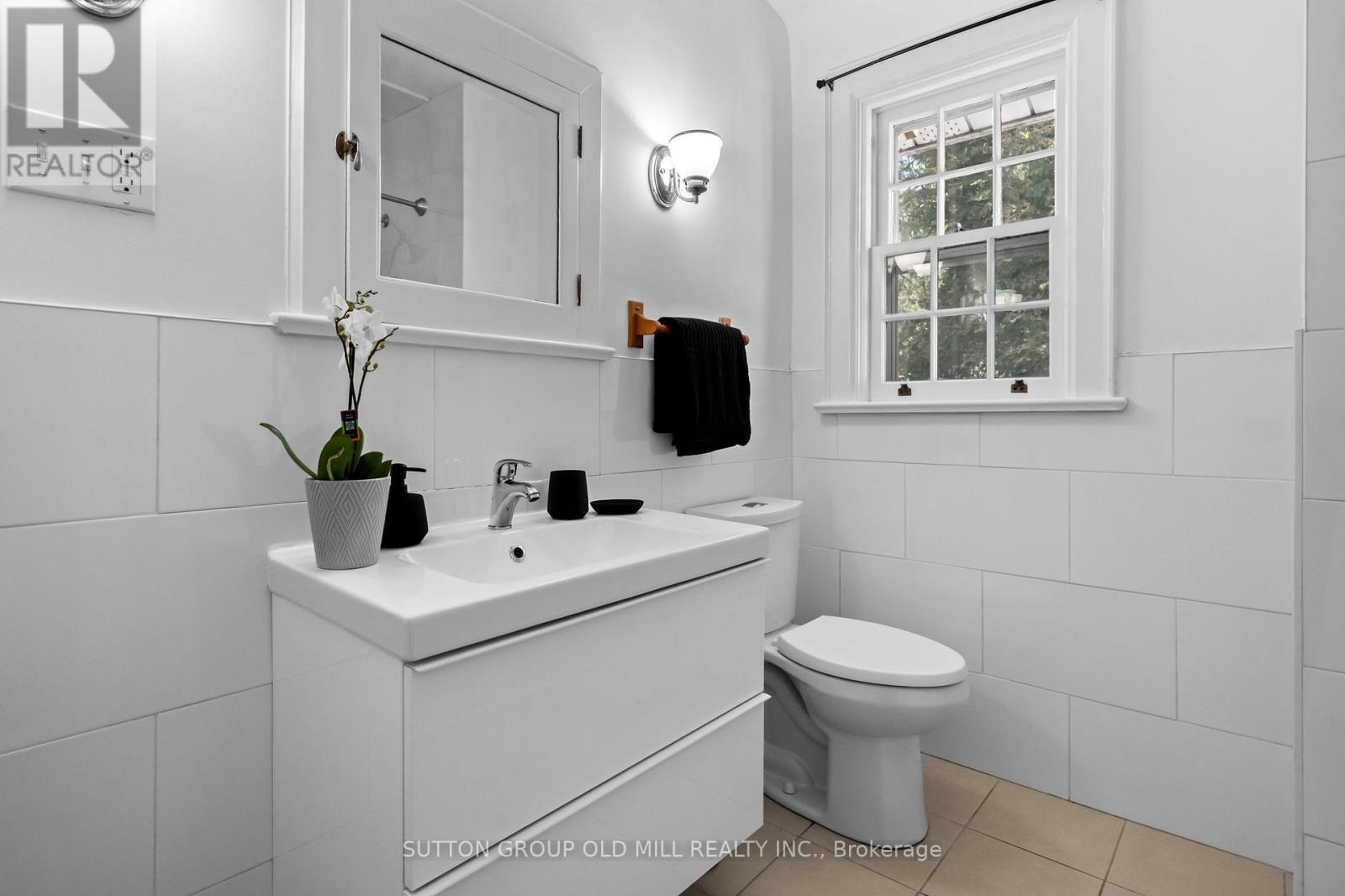 1372 Islington Avenue, Toronto, Ontario M9A 3K6 - Photo 20 - W13830658