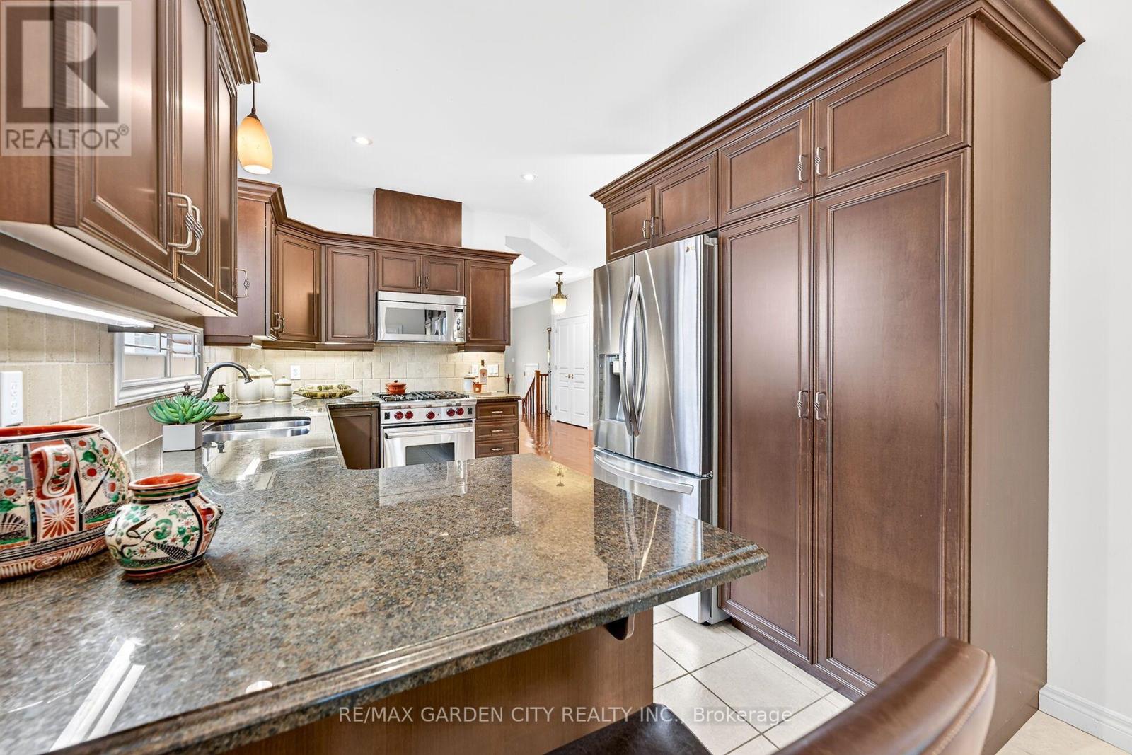 18 Heathcote Court, Grimsby, Ontario  L3M 0A6 - Photo 16 - X13830566