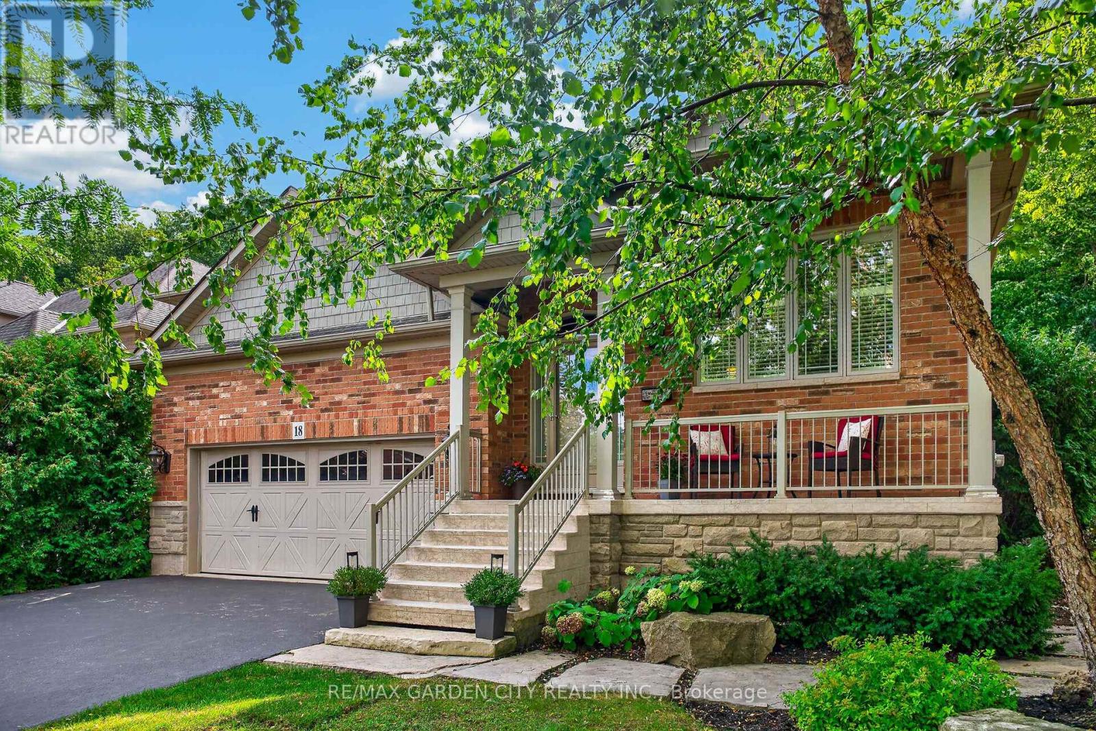 18 Heathcote Court, Grimsby, Ontario  L3M 0A6 - Photo 4 - X13830566