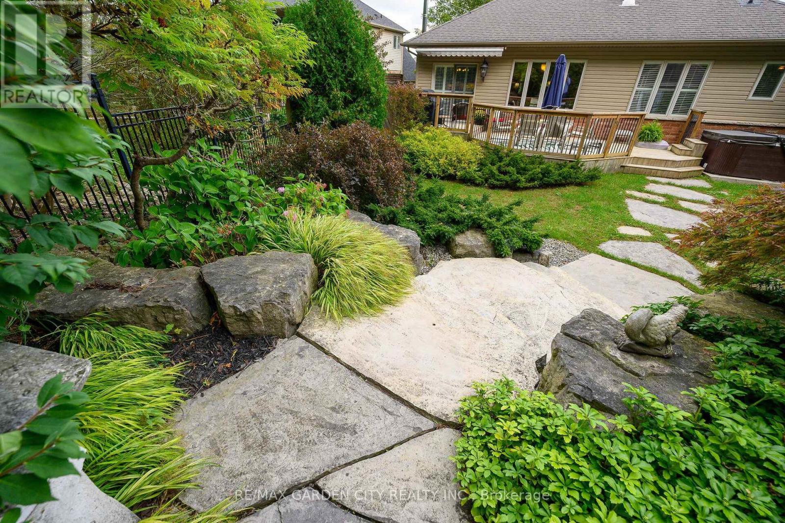 18 Heathcote Court, Grimsby, Ontario  L3M 0A6 - Photo 42 - X13830566
