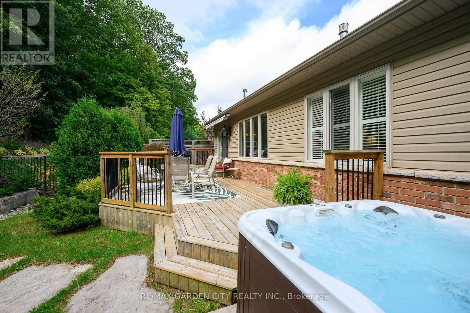 18 Heathcote Court, Grimsby, Ontario  L3M 0A6 - Photo 44 - X13830566