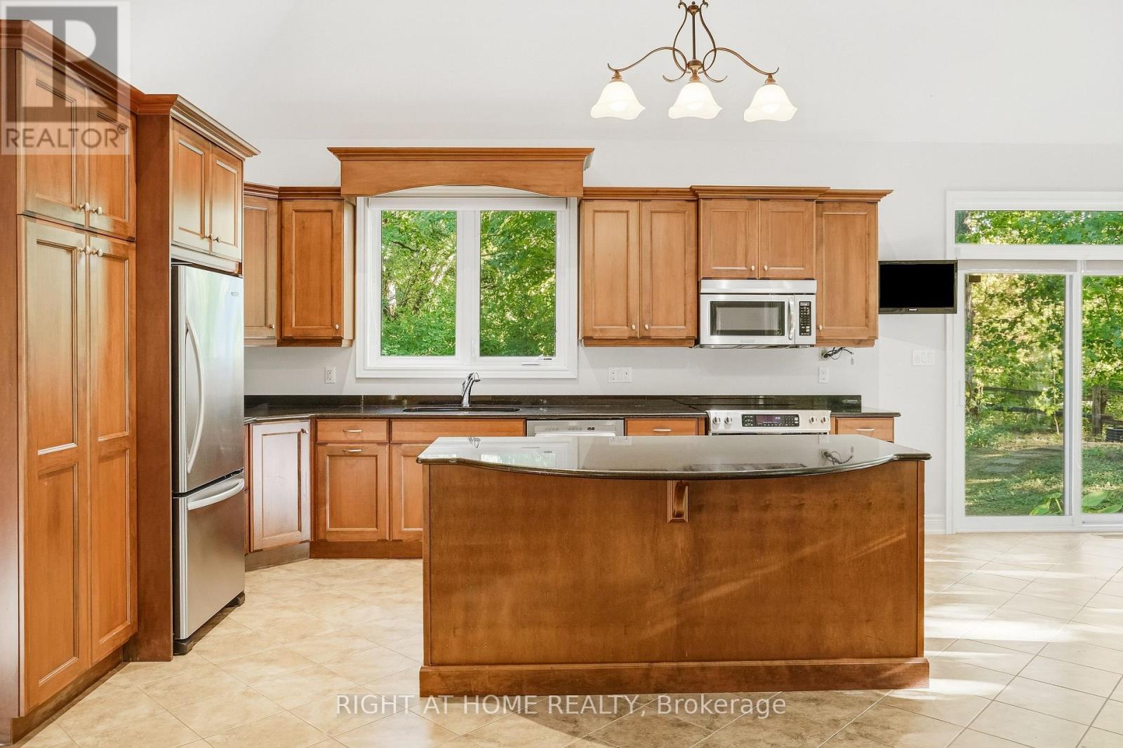 2206 Four Mile Creek Road, Niagara-On-The-Lake, Ontario  L0S 1J0 - Photo 13 - X13830582