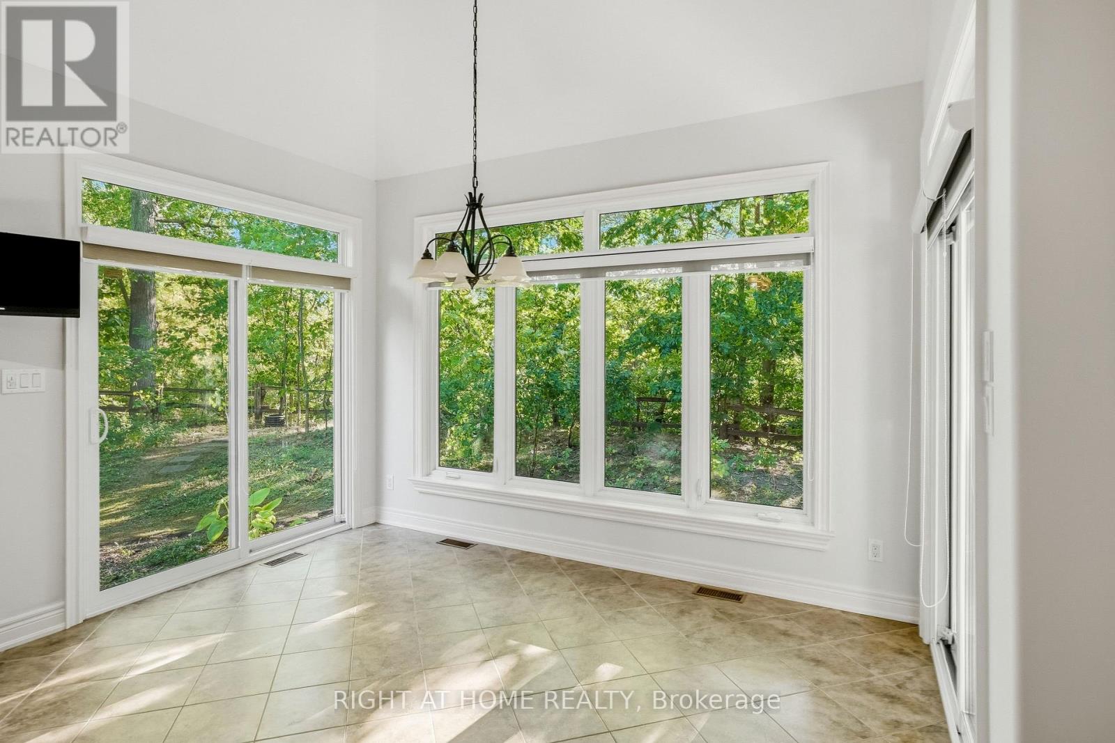 2206 Four Mile Creek Road, Niagara-On-The-Lake, Ontario  L0S 1J0 - Photo 17 - X13830582