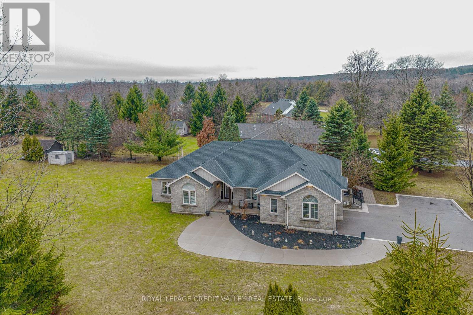 48 Rayburn Meadows Road, East Garafraxa, Ontario  L9W 7E7 - Photo 2 - X13830606