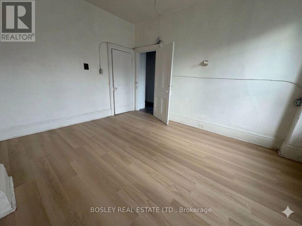 Upper - 14 D'arcy Street, Toronto, Ontario  M5T 1J7 - Photo 11 - C13774050