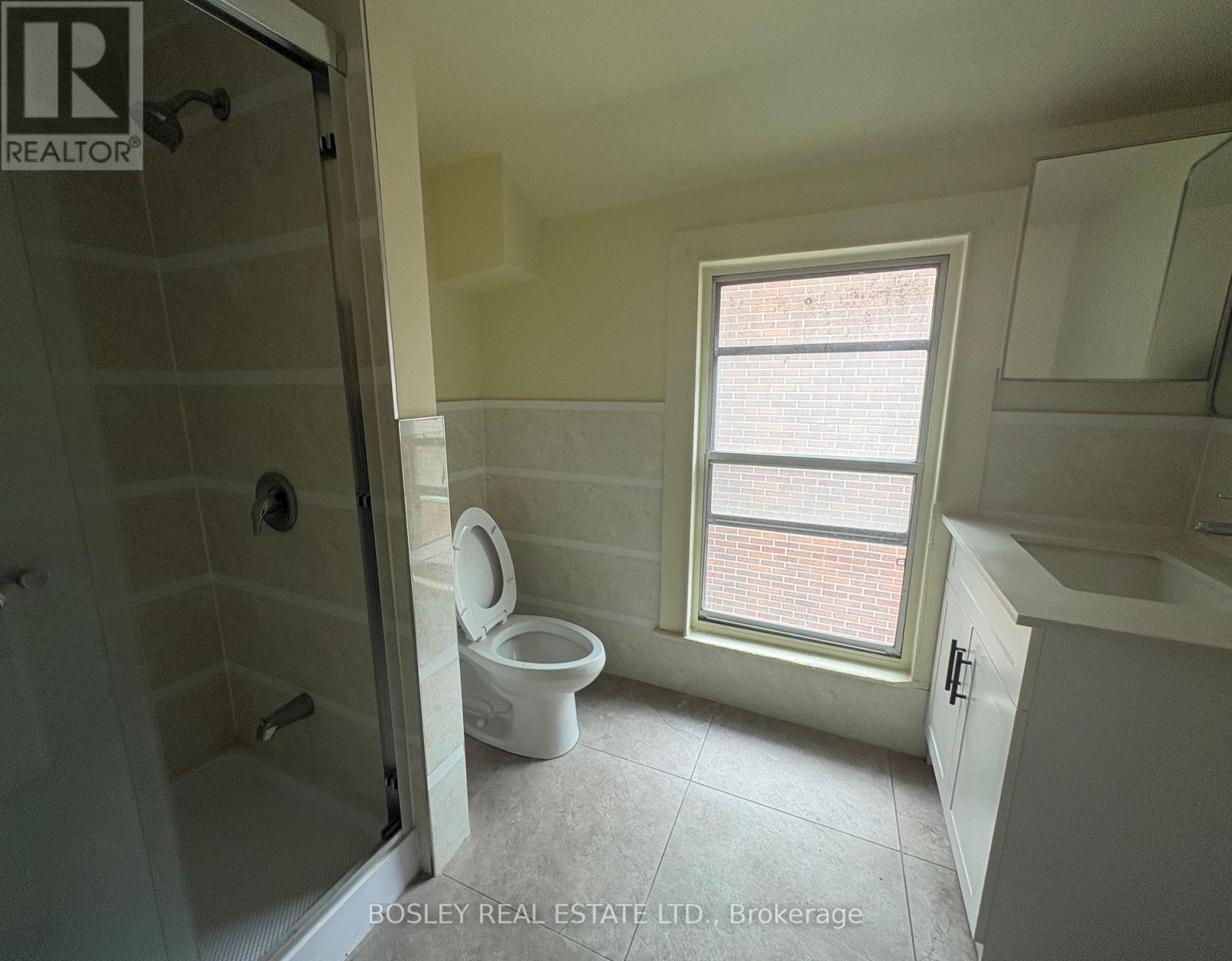 Upper - 14 D'arcy Street, Toronto, Ontario  M5T 1J7 - Photo 16 - C13774050