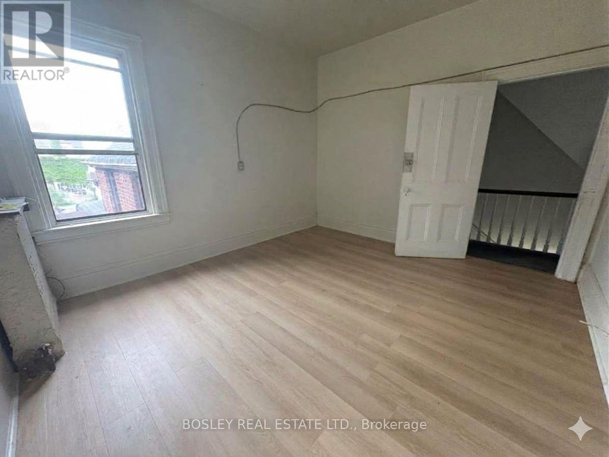 Upper - 14 D'arcy Street, Toronto, Ontario  M5T 1J7 - Photo 15 - C13774050