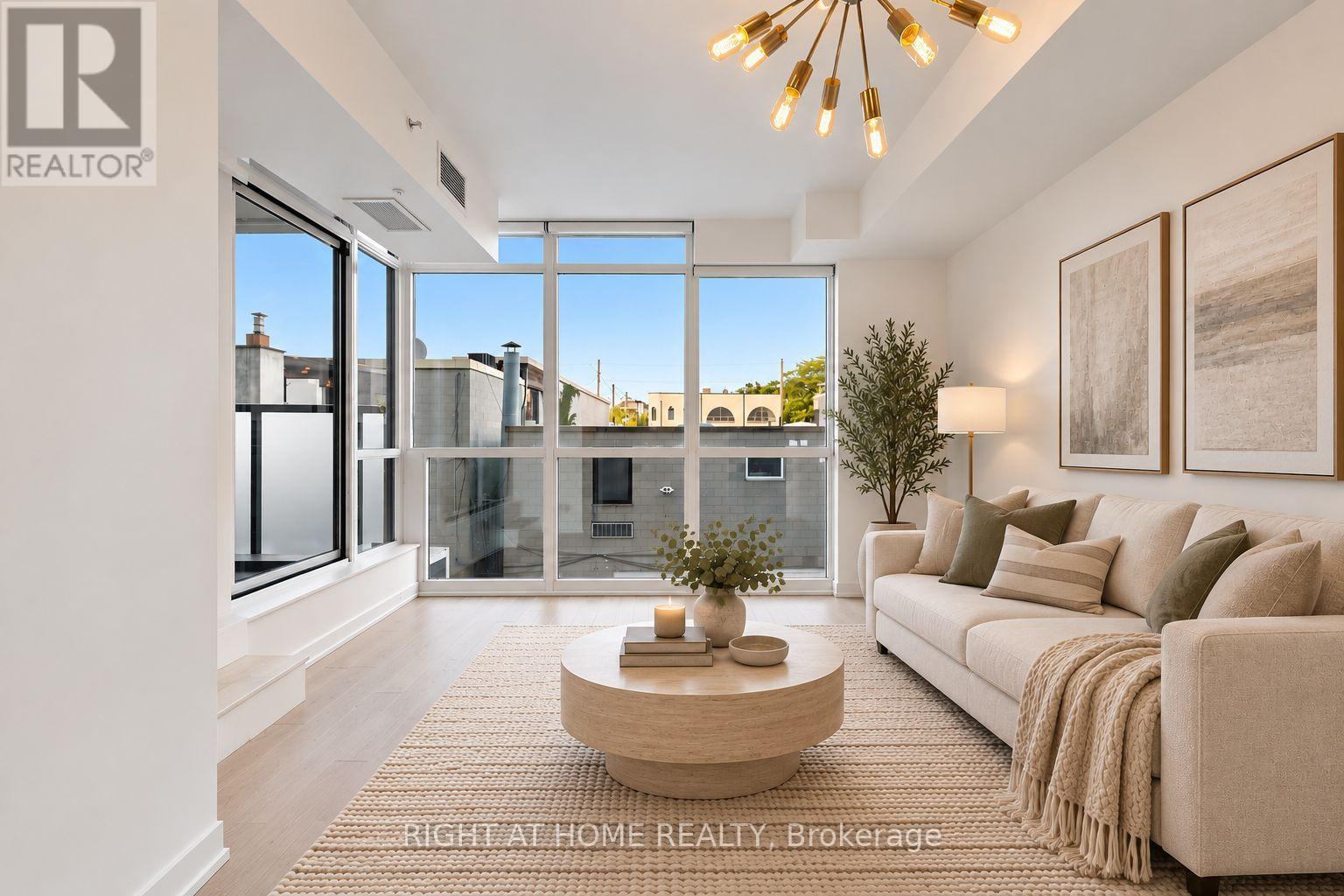 307 - 36 HOWARD PARK AVENUE, Toronto, Ontario