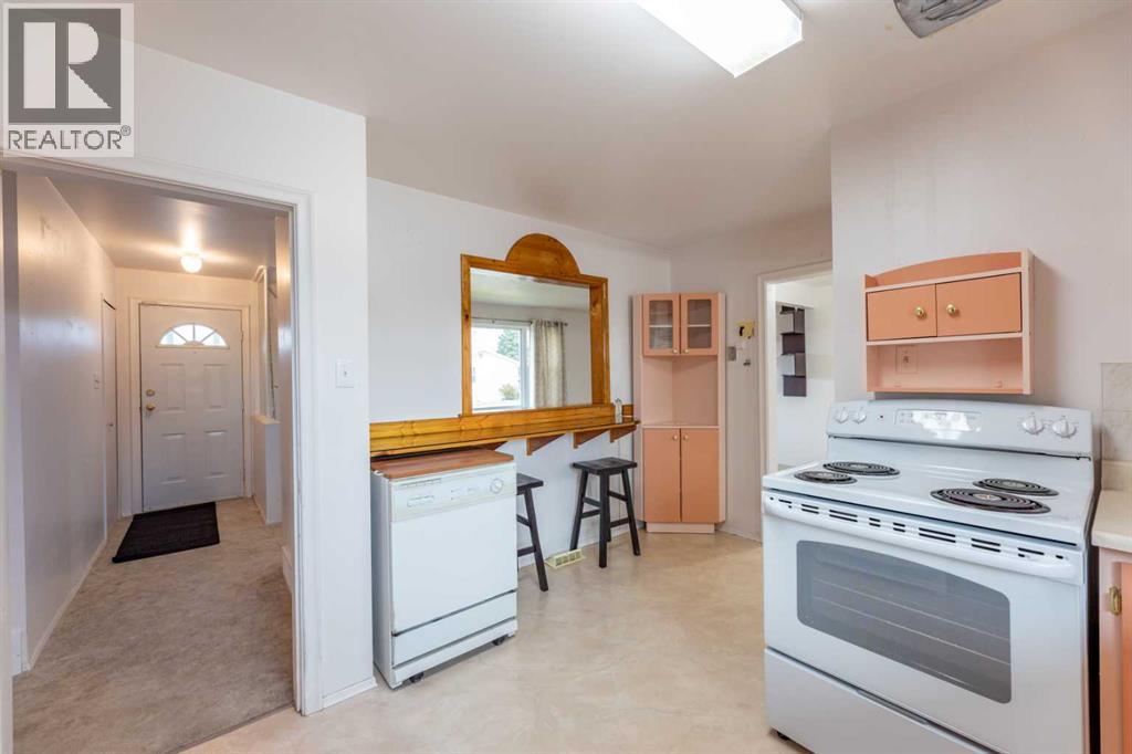 104 Fraser Street, Hinton, Alberta  T7V 1B7 - Photo 5 - A2348190