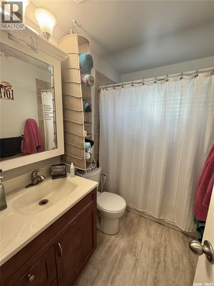 1221 14th Street W, Prince Albert, Saskatchewan  S6V 3M8 - Photo 8 - SK049613