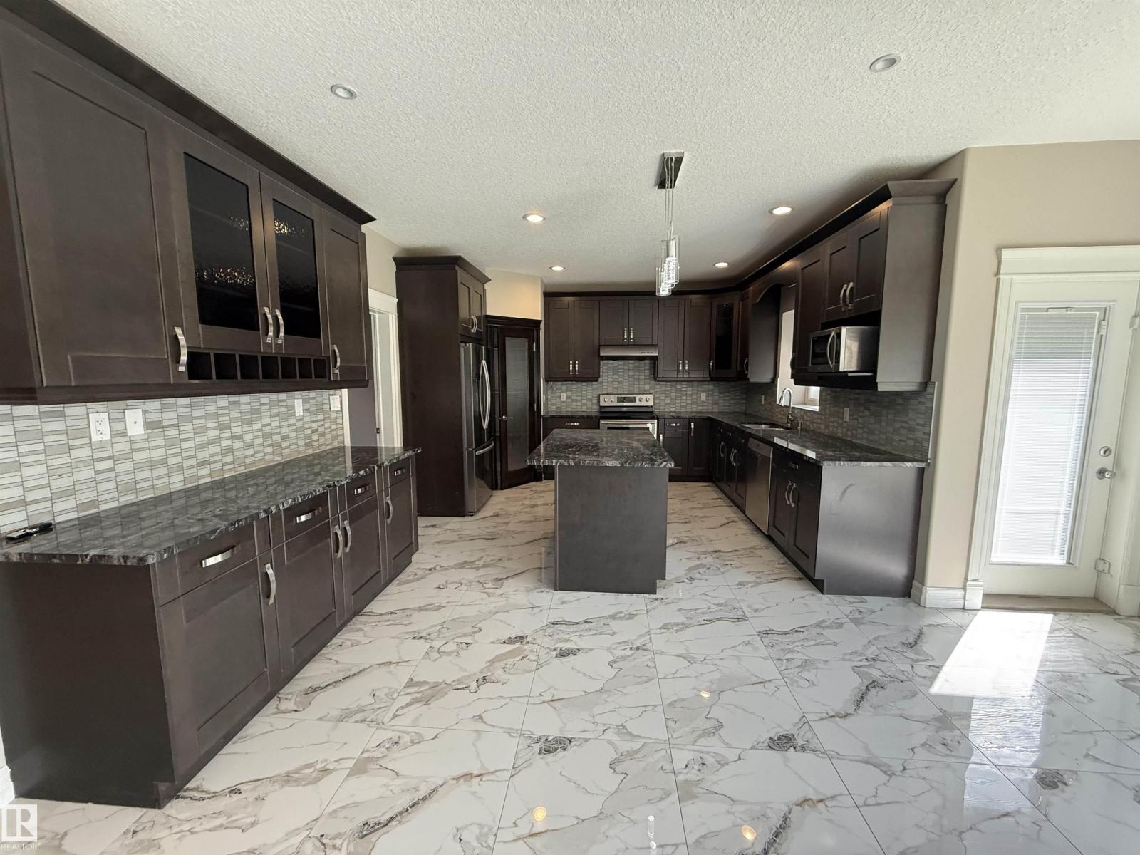 1721 ADAMSON CR SW