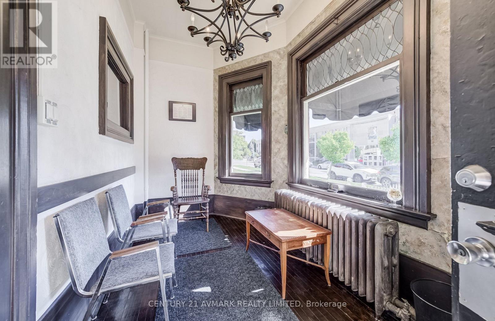 37 Church Street, St. Catharines, Ontario  L2R 3B7 - Photo 5 - X13830766